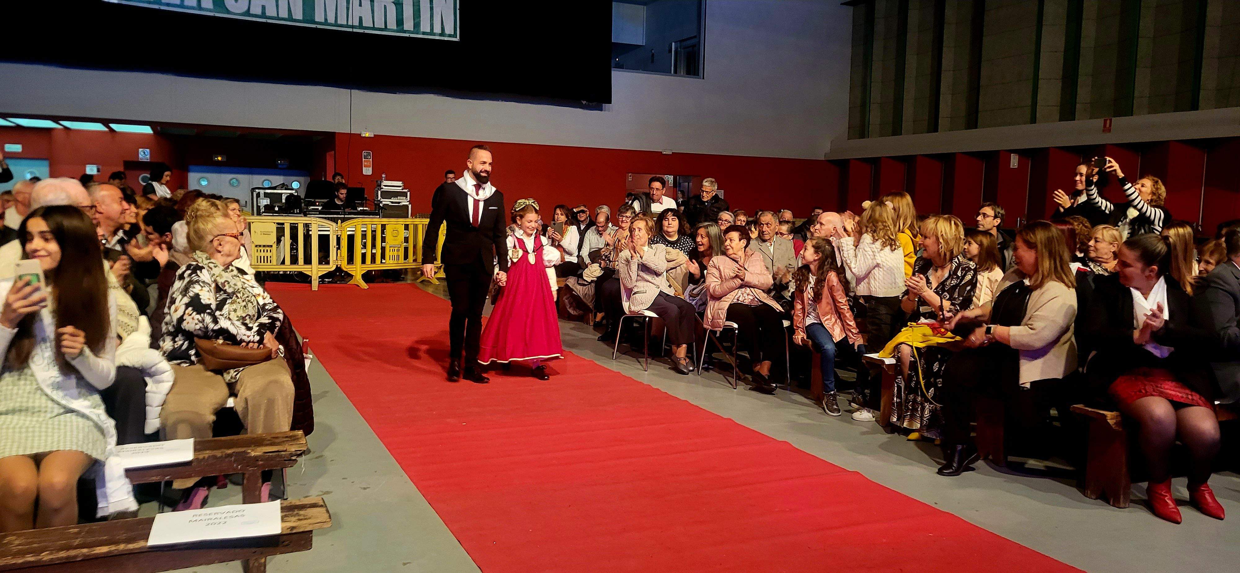 Presentación de las mairalesas del barrio de San Martín de Huesca 2022. Foto Myriam Martínez 