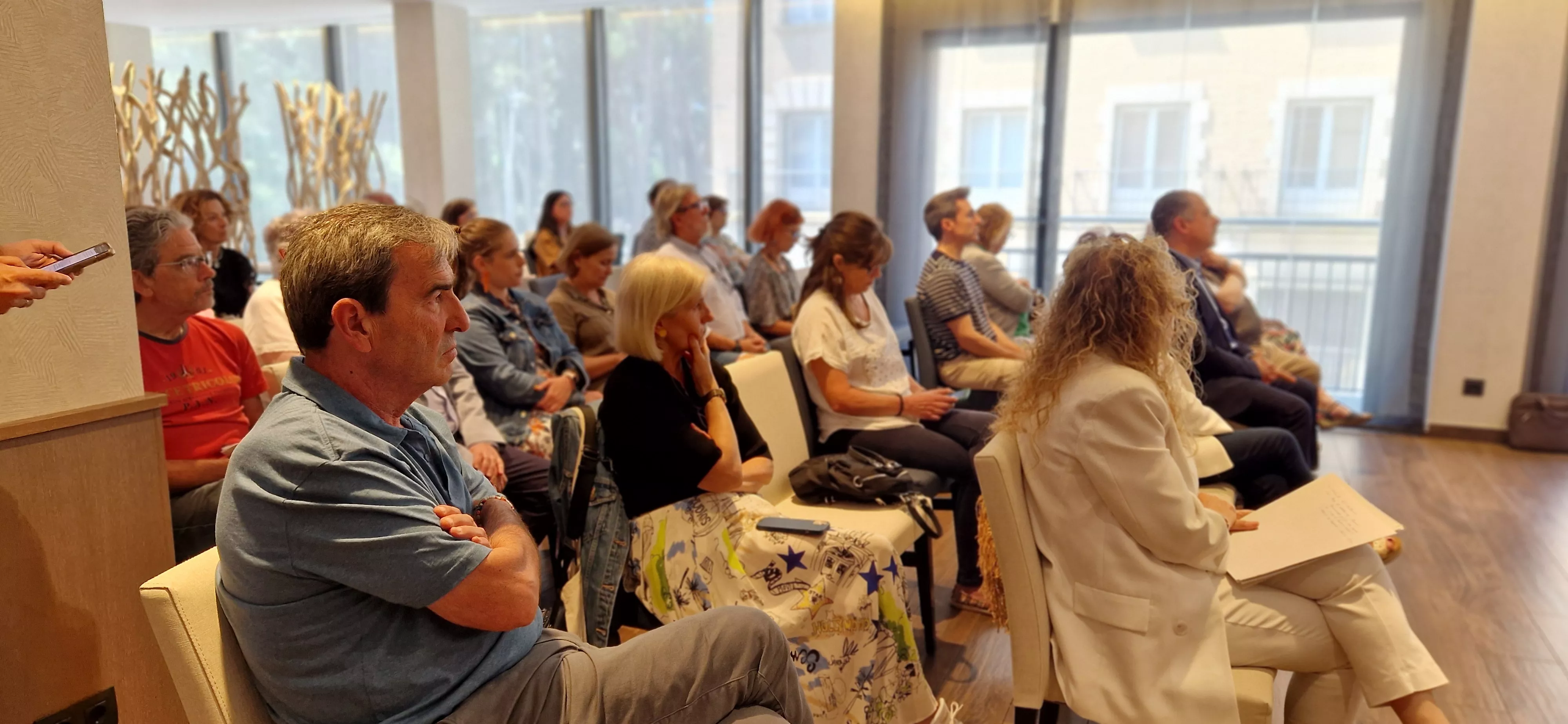 Reunión de la Plataforma del Voluntariado y el Ayuntamiento de Huesca. Foto Myriam Martínez