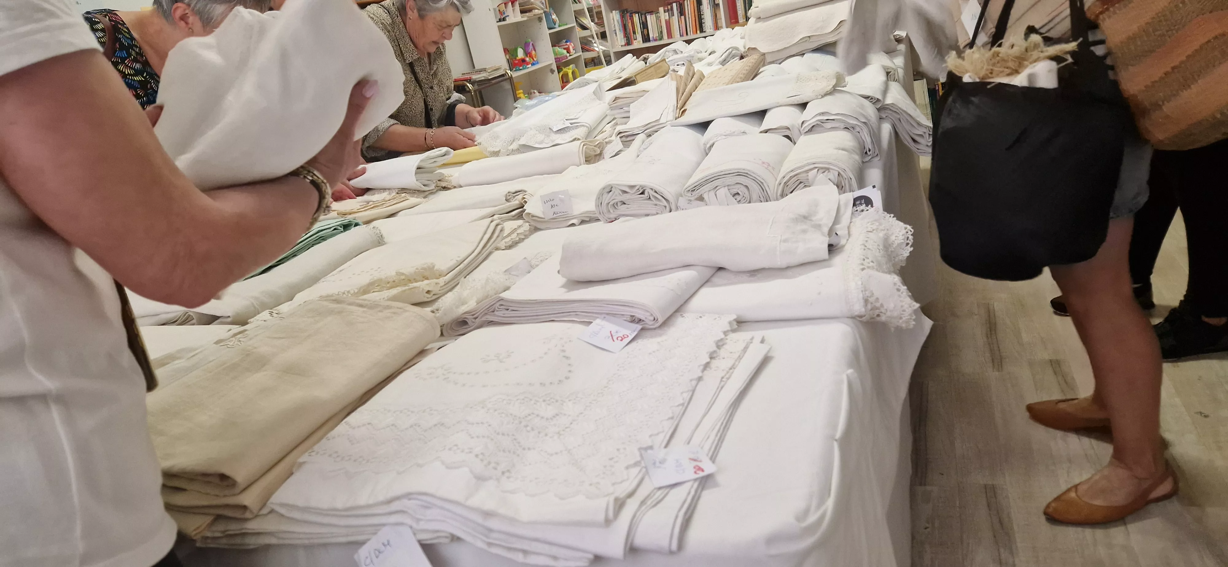 Rastrillo de Trobada Muebles junio de 2024. Foto Myriam Martínez