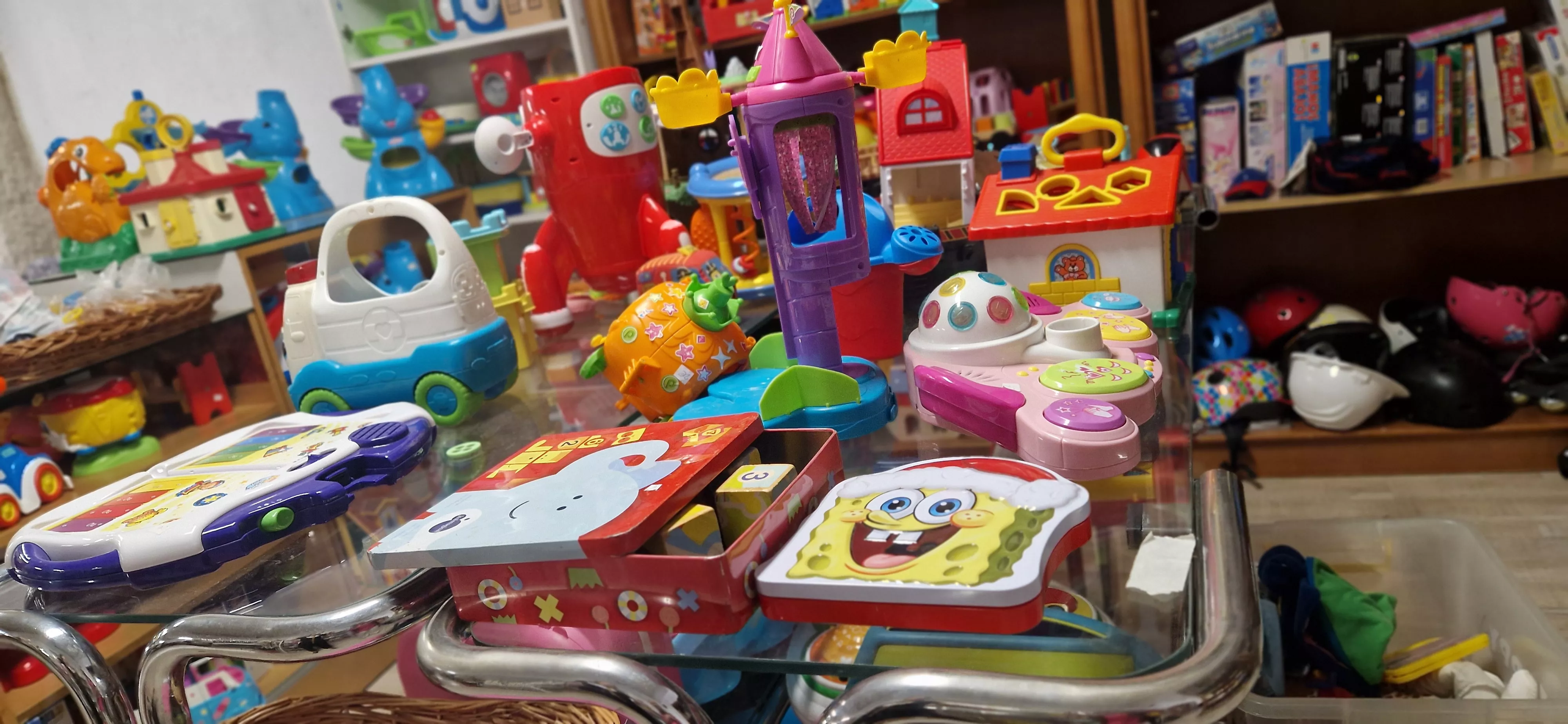 Rastrillo de juguetes en Trobada. Foto Myriam Martínez