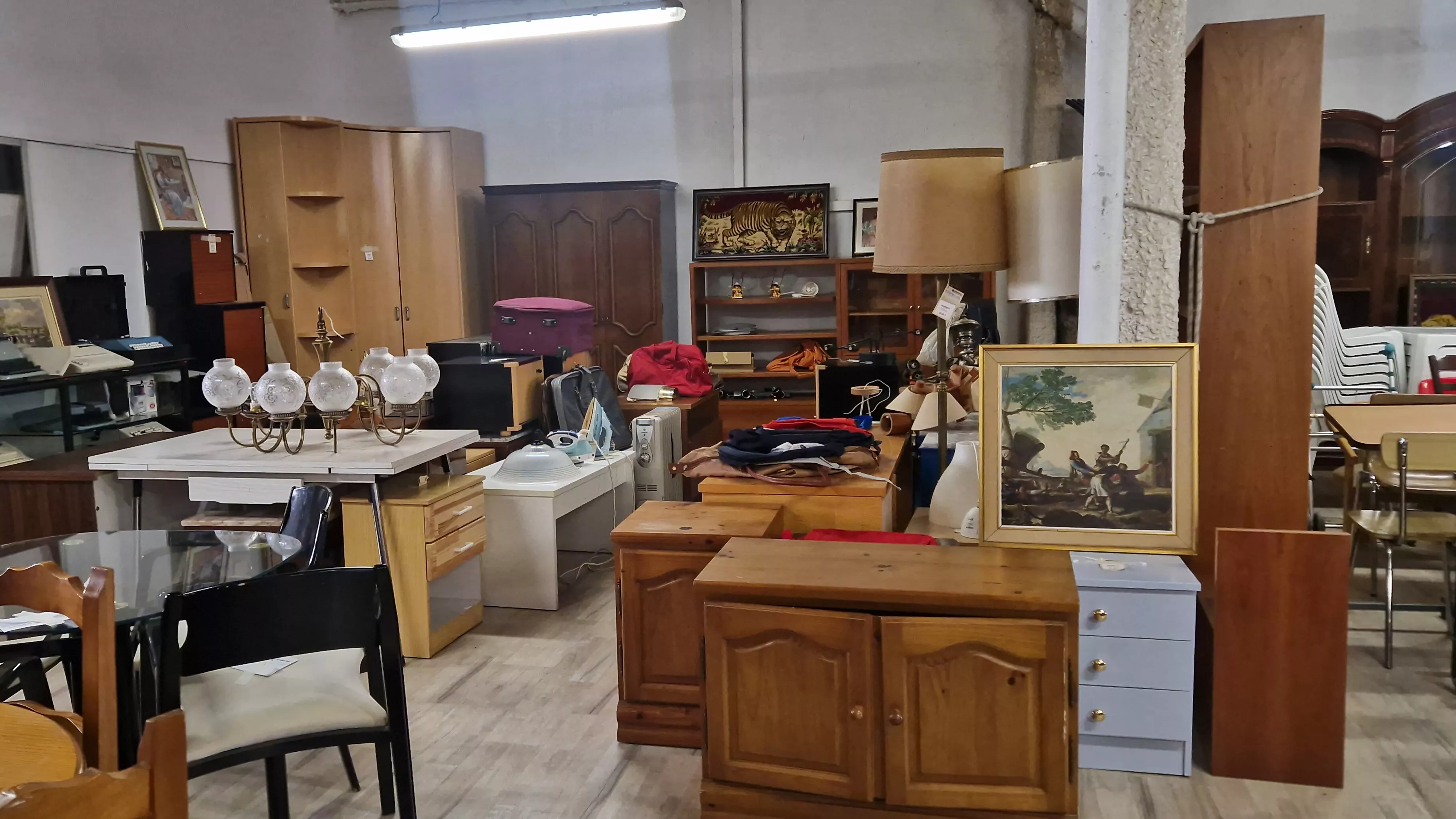 Rastrillo de Trobada Muebles junio de 2024. Foto Myriam Martínez