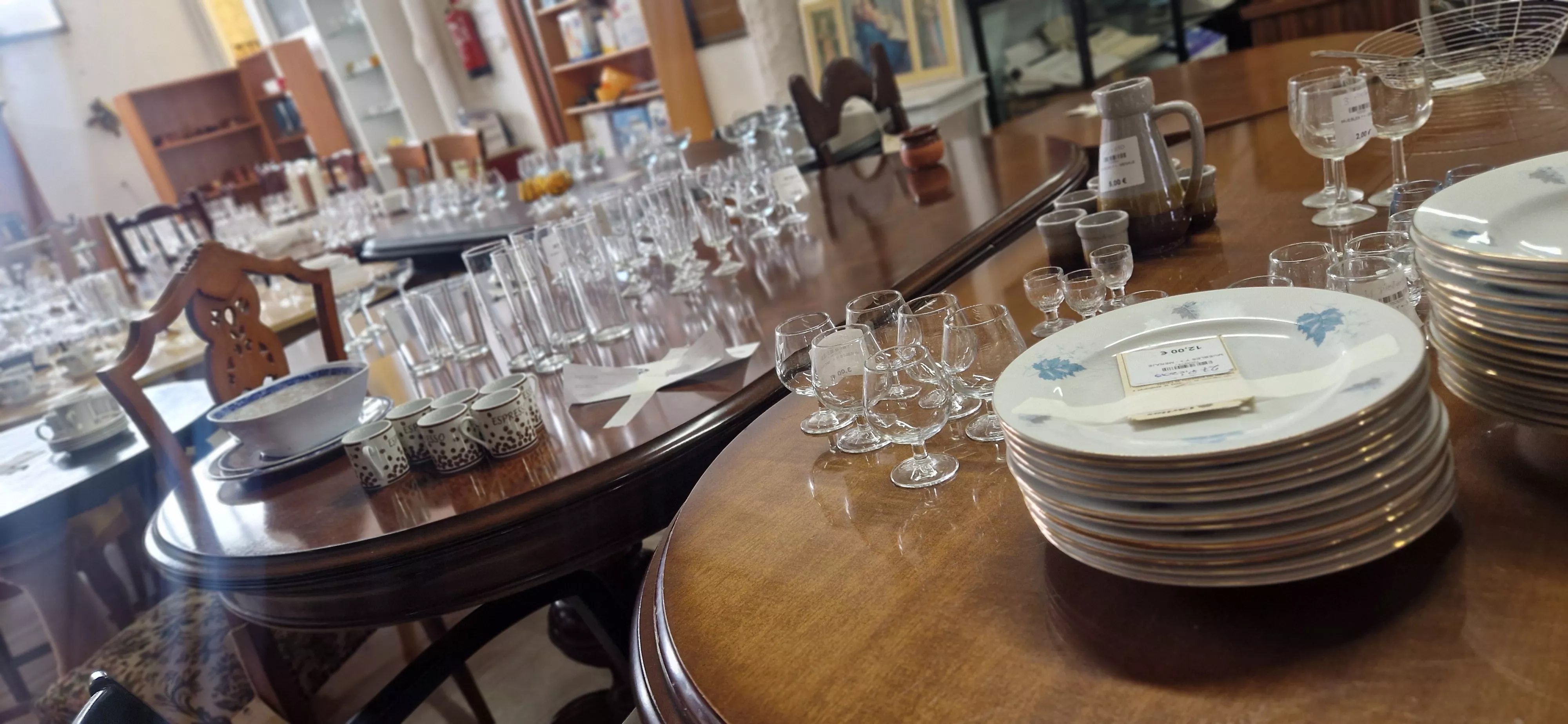 Rastrillo de Trobada Muebles junio de 2024. Foto Myriam Martínez