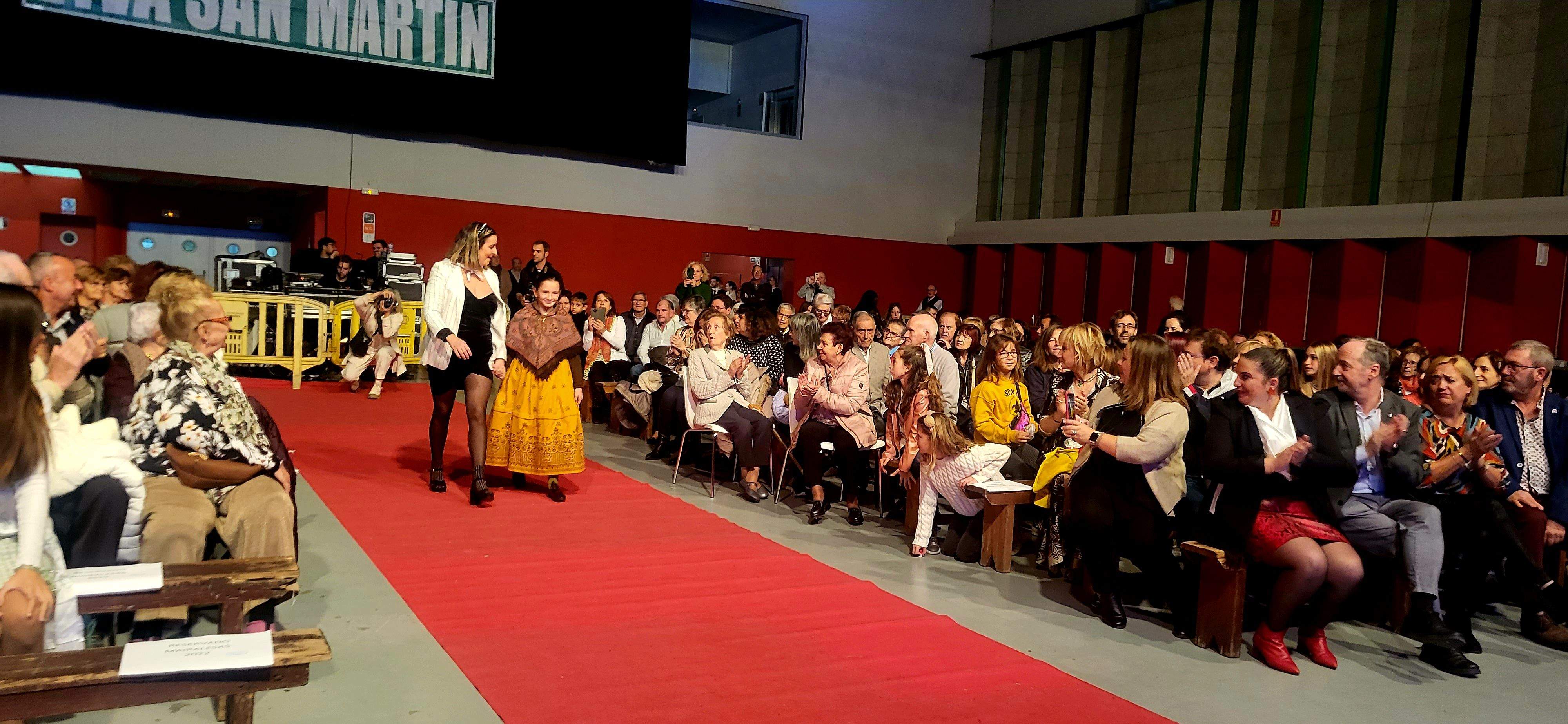 Presentación de las mairalesas del barrio de San Martín de Huesca 2022. Foto Myriam Martínez 