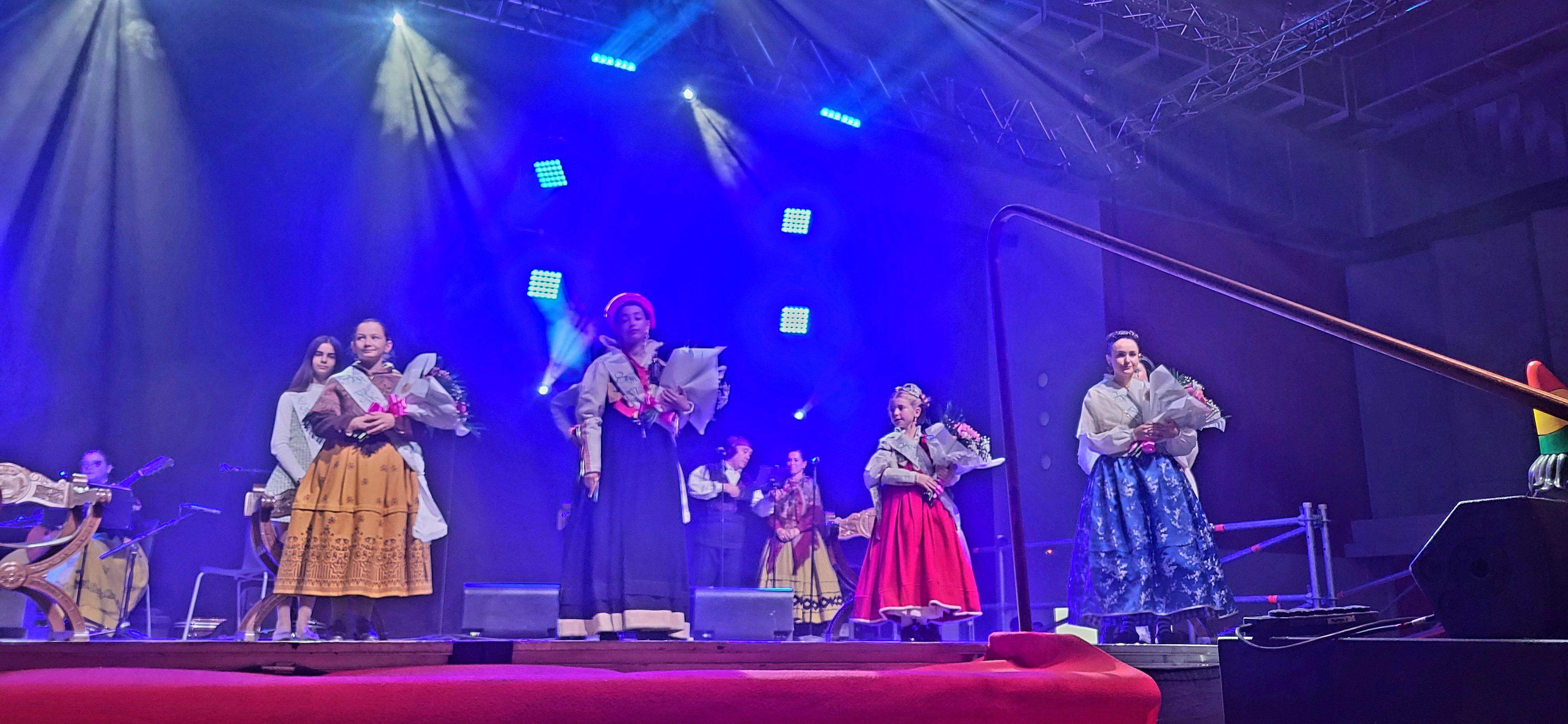 Presentación de las mairalesas del barrio de San Martín de Huesca 2022. Foto Myriam Martínez 