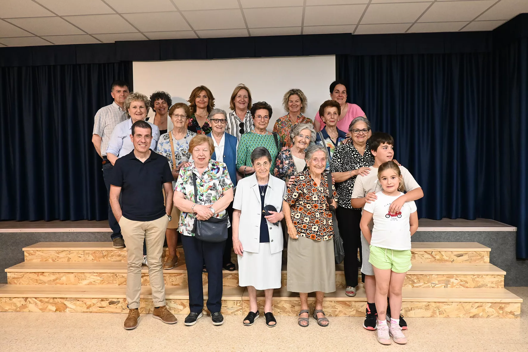 Conferencia de María Teresa Añaños en Santa Rosa. Foto Carlos Jalle