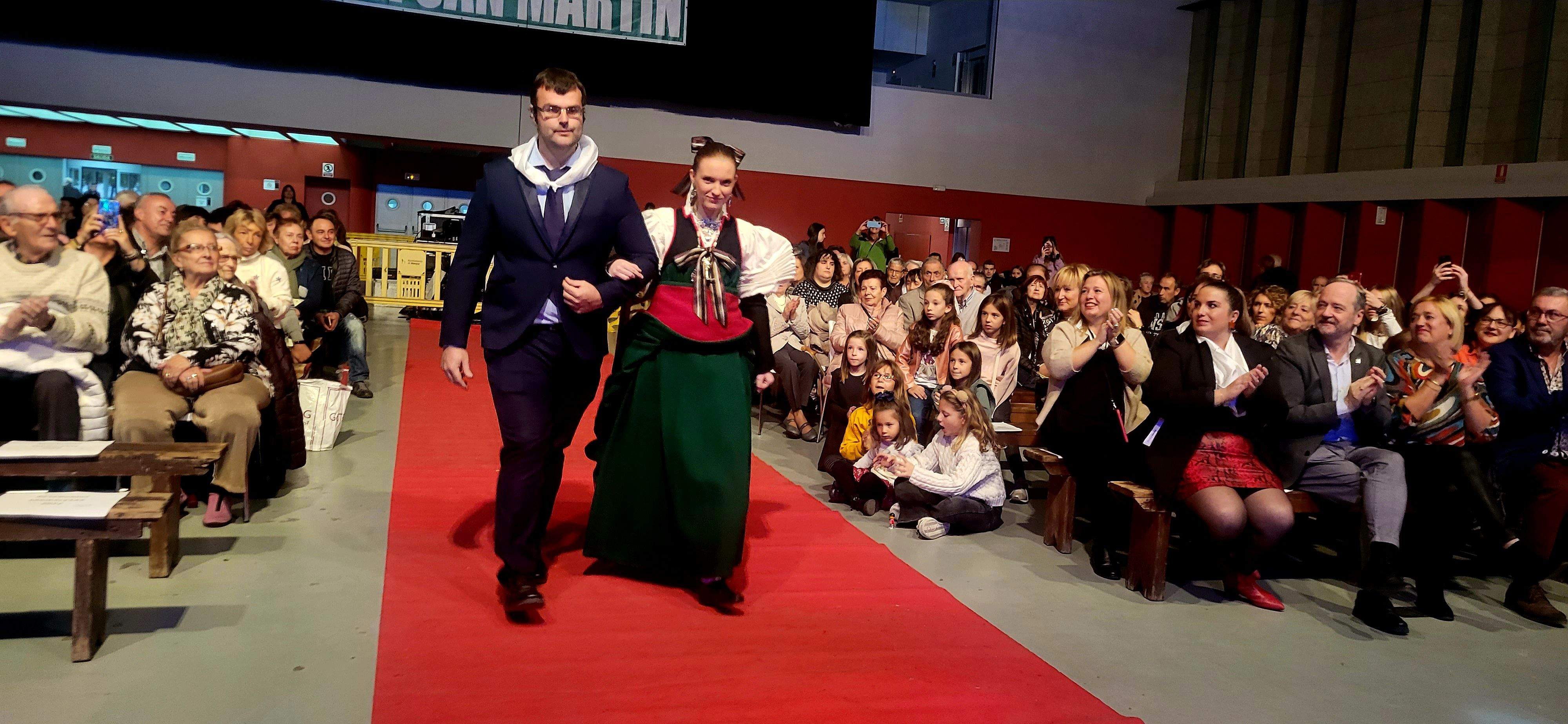 Presentación de las mairalesas del barrio de San Martín de Huesca 2022. Foto Myriam Martínez 