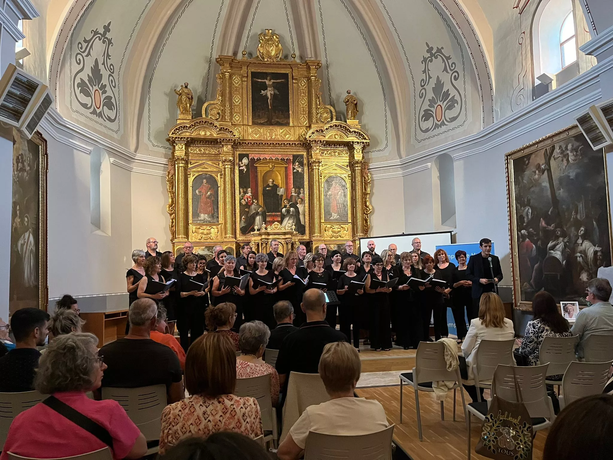 Actuación del Coro Universitario de Huesca. Foto M. P.