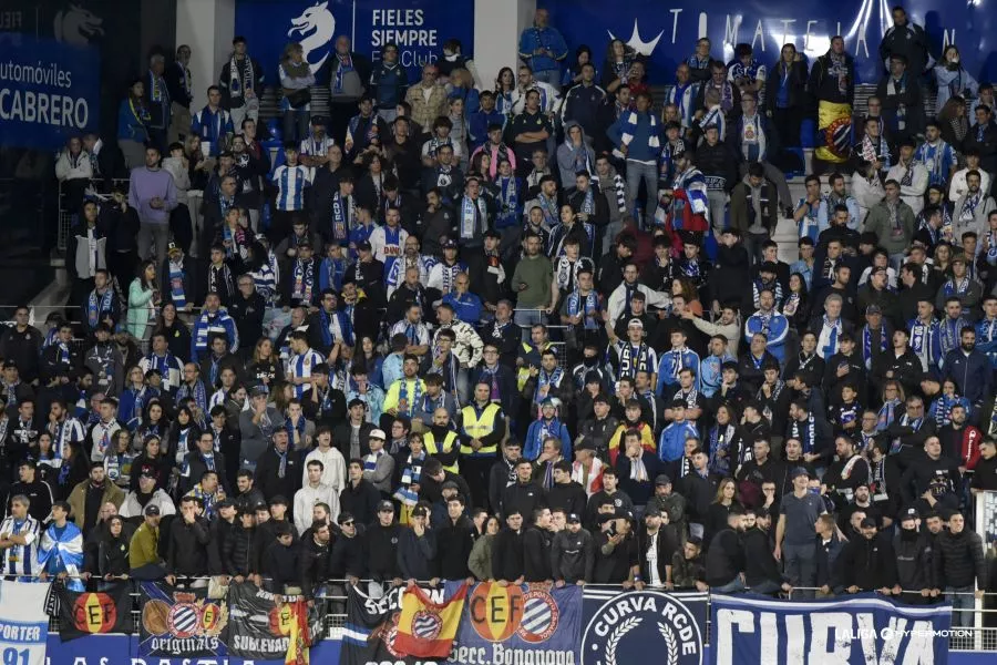 Afición del Espanyol en El Alcoraz