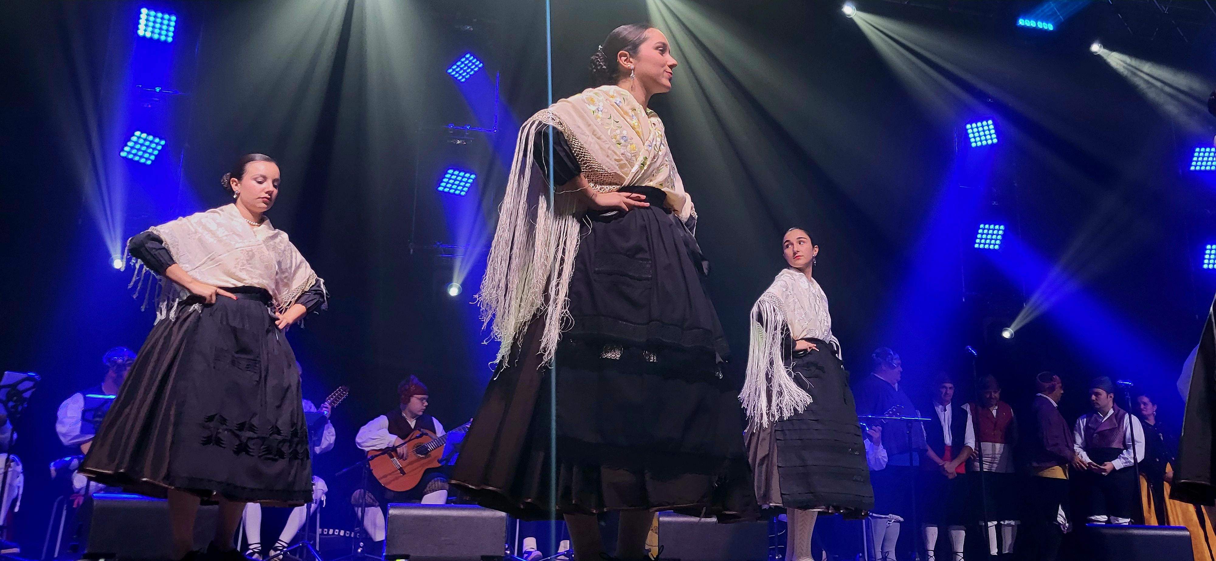 Presentación de las mairalesas del barrio de San Martín de Huesca 2022. Foto Myriam Martínez 