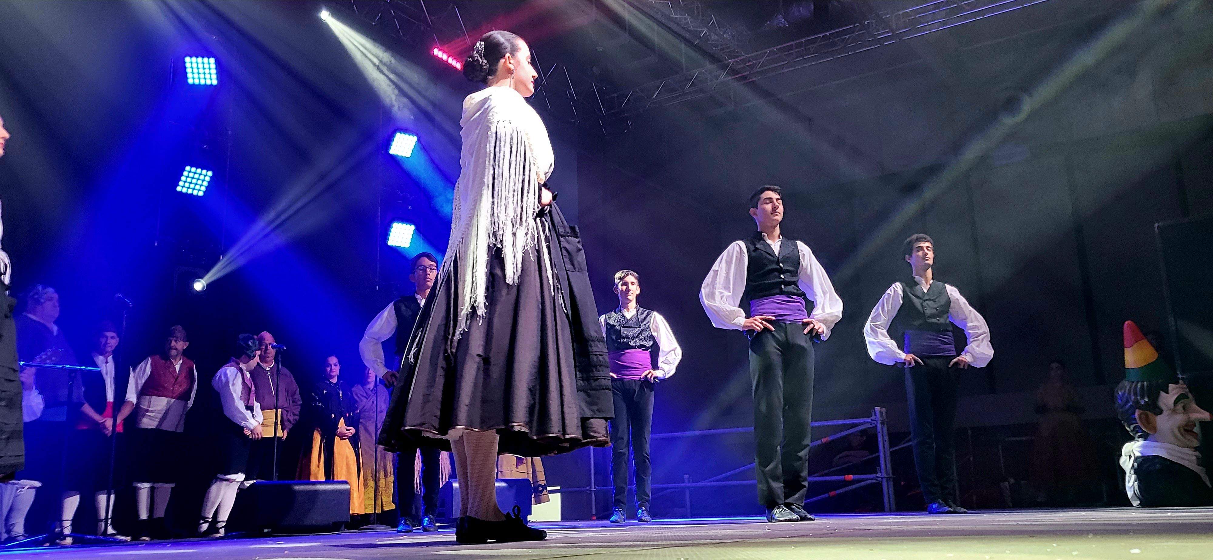 Presentación de las mairalesas del barrio de San Martín de Huesca 2022. Foto Myriam Martínez 