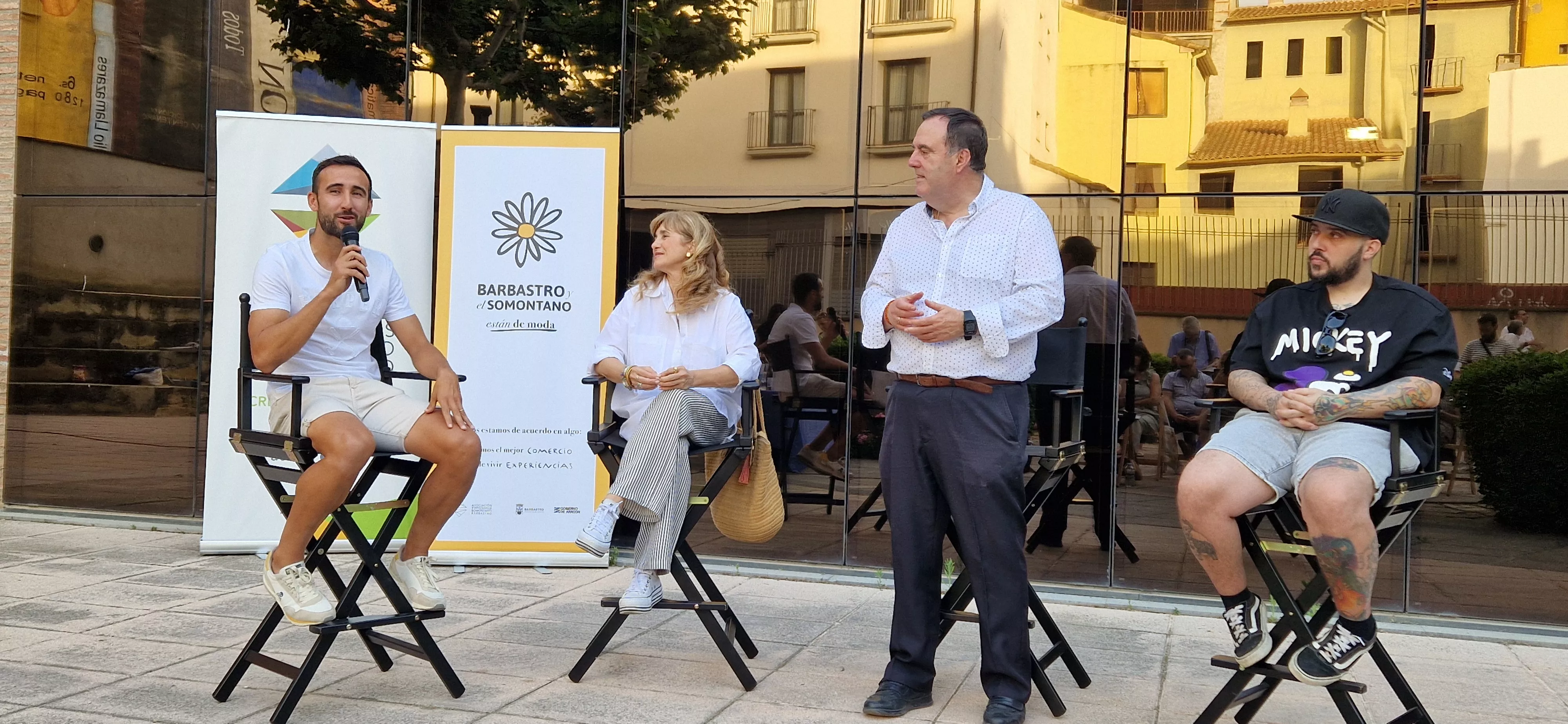 Presentación del número 9 de la revista "Barbastro, ciudad abierta". Foto Myriam Martínez