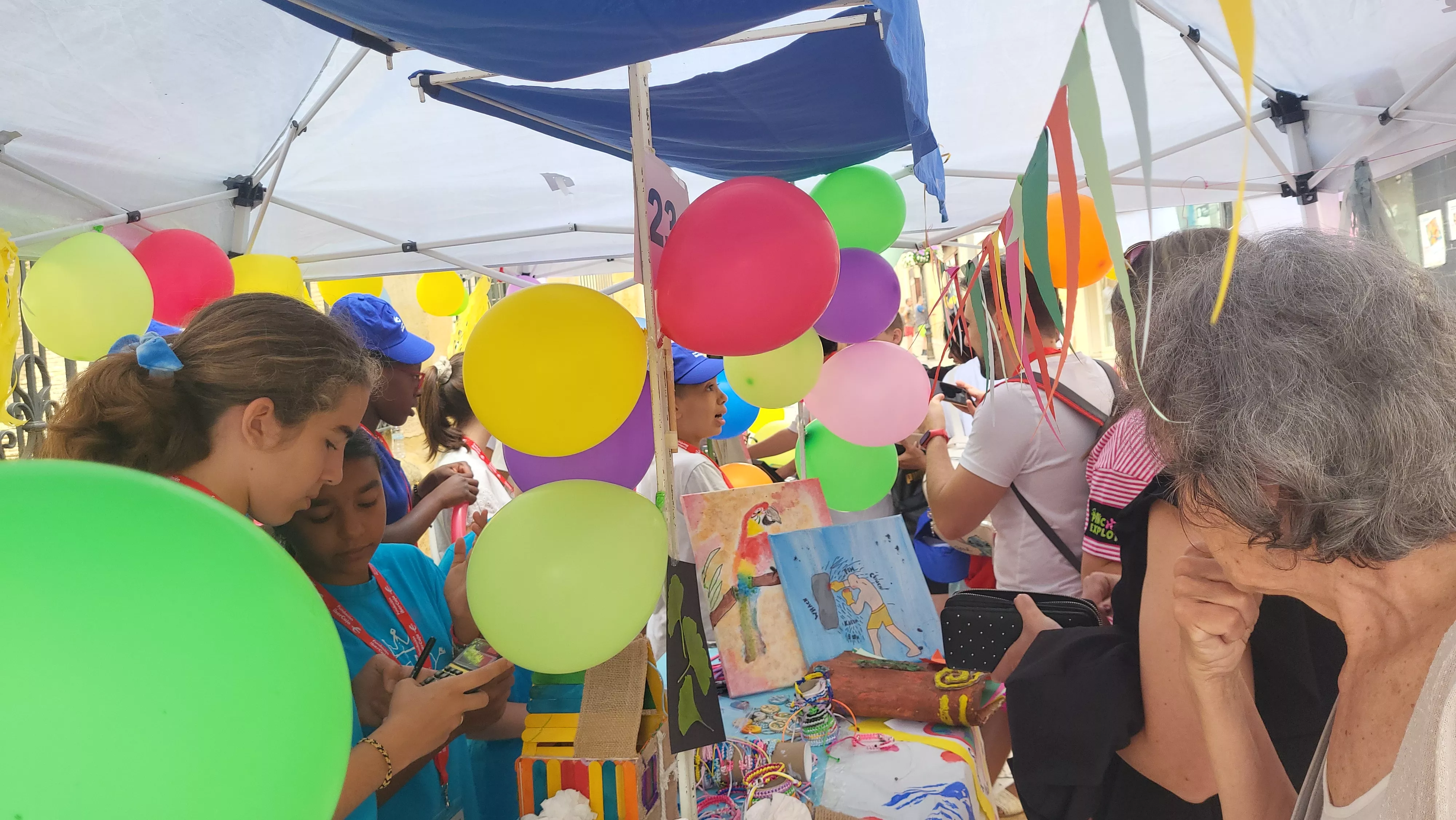 Mercado de Cooperativas Escolares en el centro Fundación Ibercaja de Huesca. Foto Mercedes Manterola