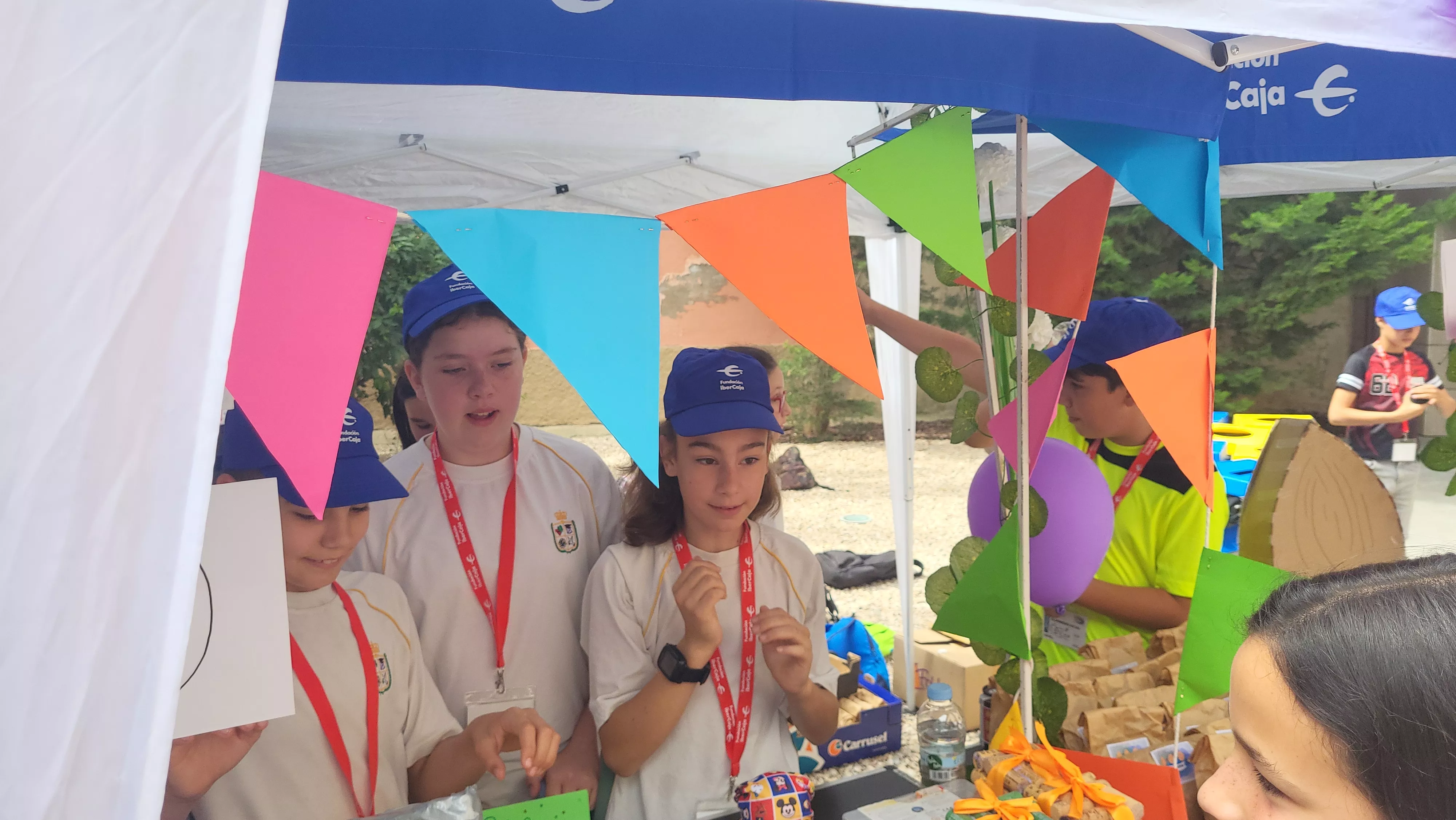 Mercado de Cooperativas Escolares en el centro Fundación Ibercaja de Huesca. Foto Mercedes Manterola