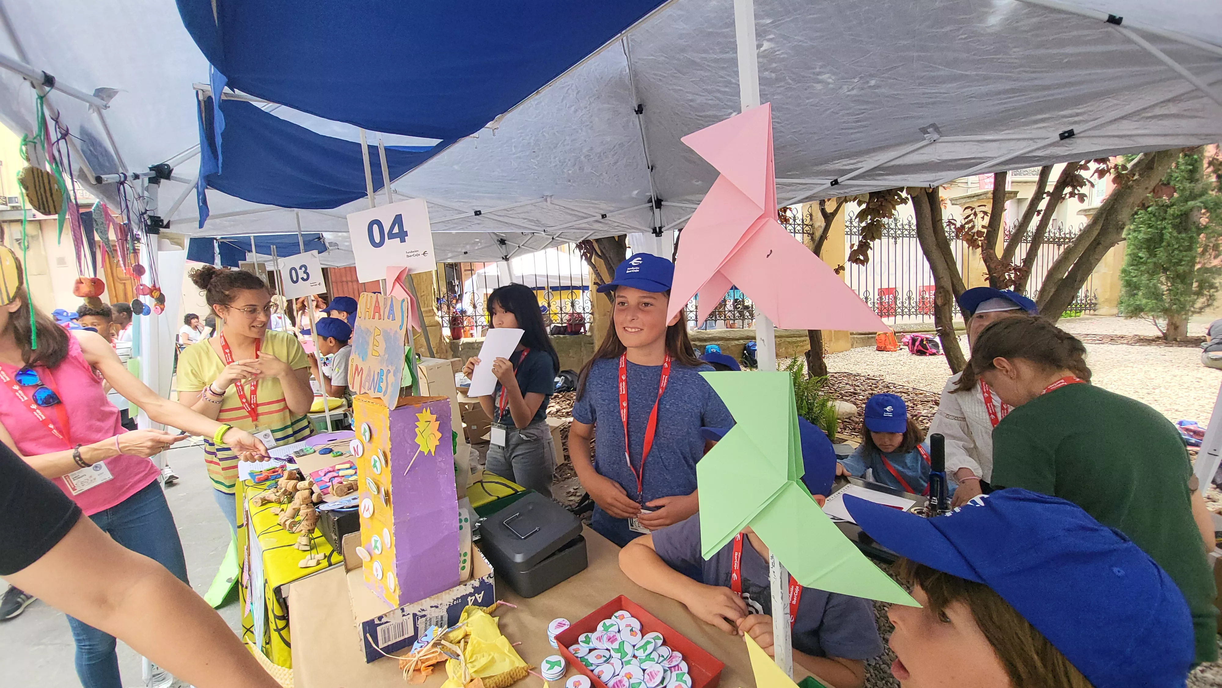 Mercado de Cooperativas Escolares en el centro Fundación Ibercaja de Huesca. Foto Mercedes Manterola