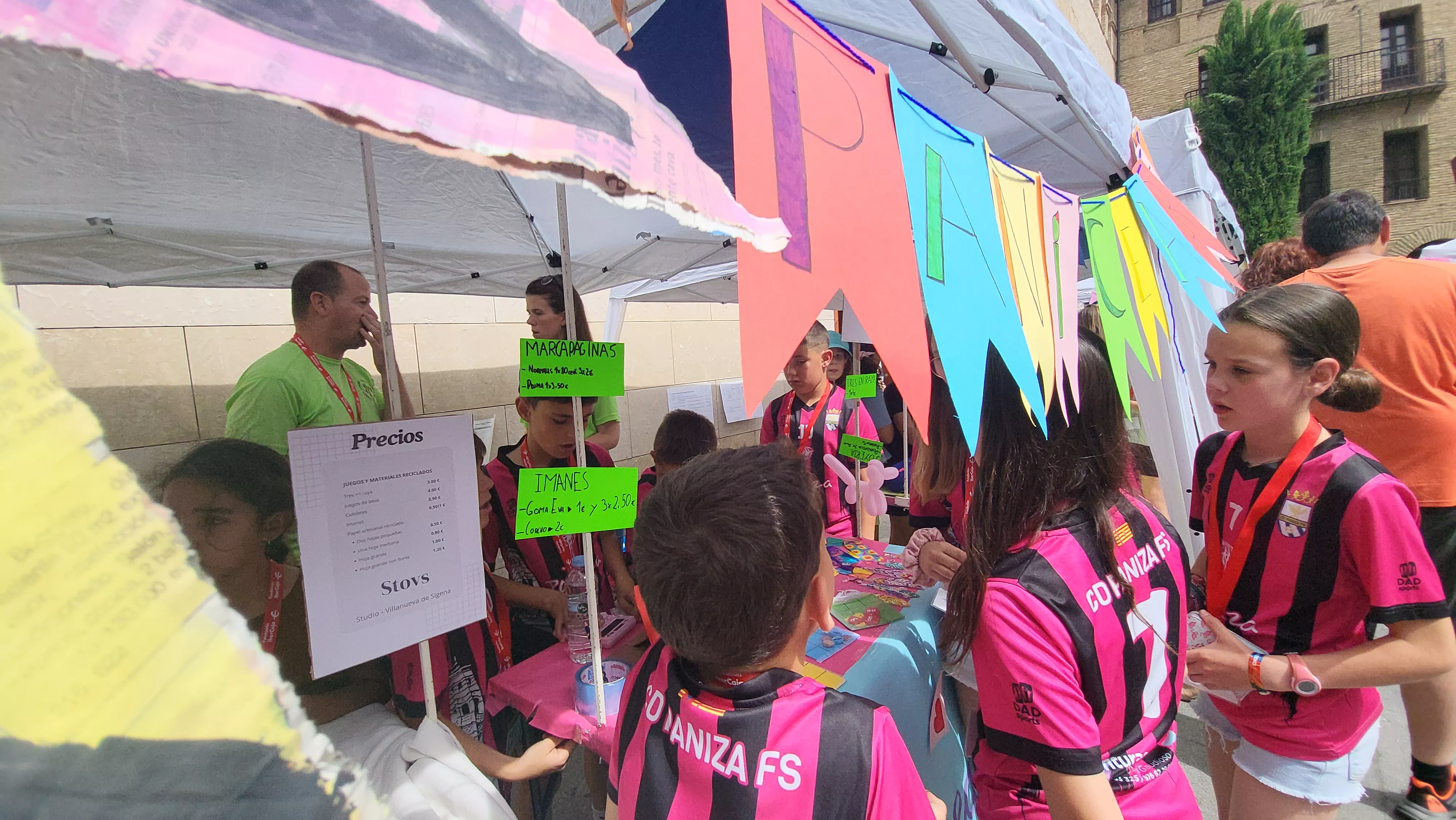 Mercado de Cooperativas Escolares en el centro Fundación Ibercaja de Huesca. Foto Mercedes Manterola