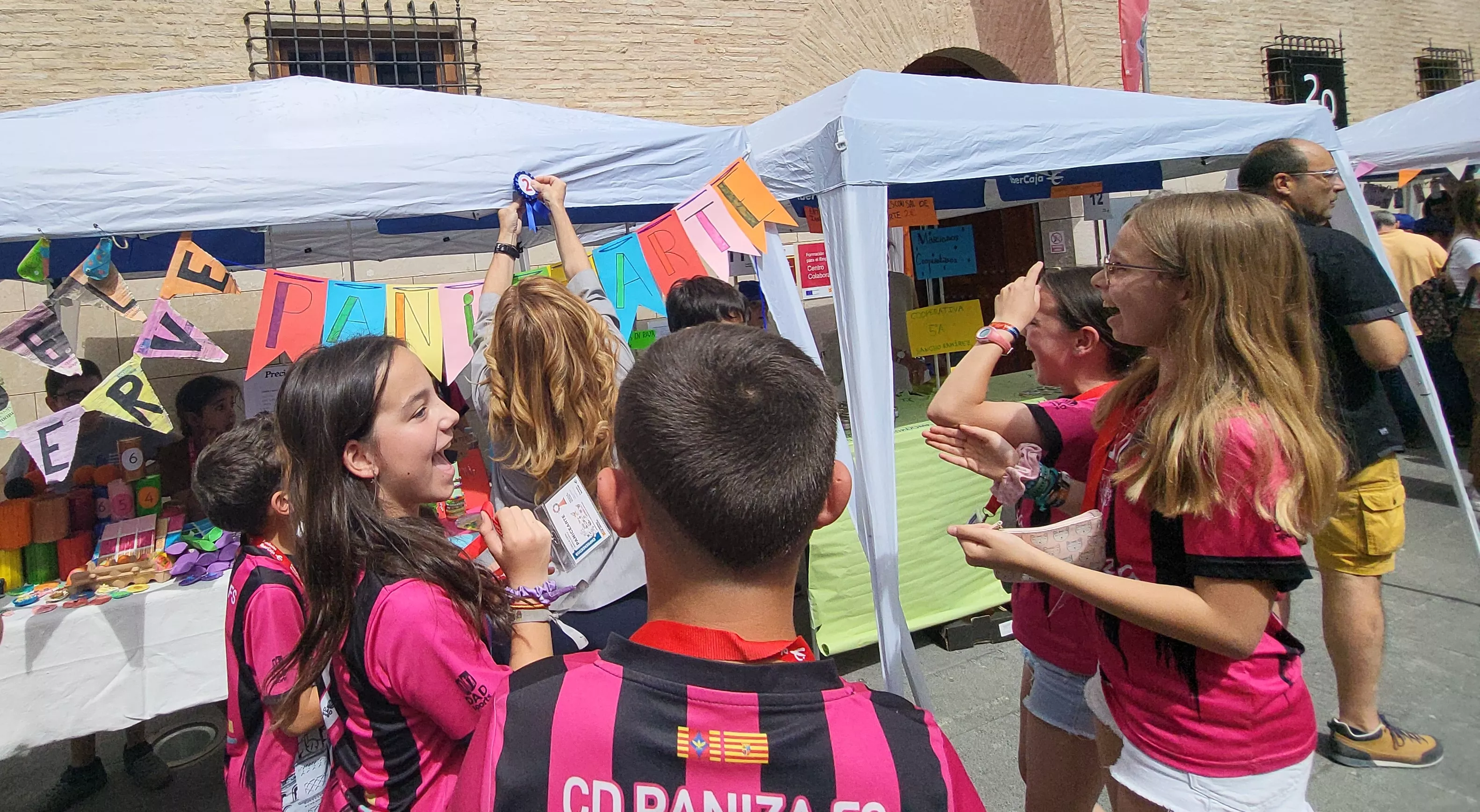 Mercado de Cooperativas Escolares en el centro Fundación Ibercaja de Huesca. Foto Mercedes Manterola