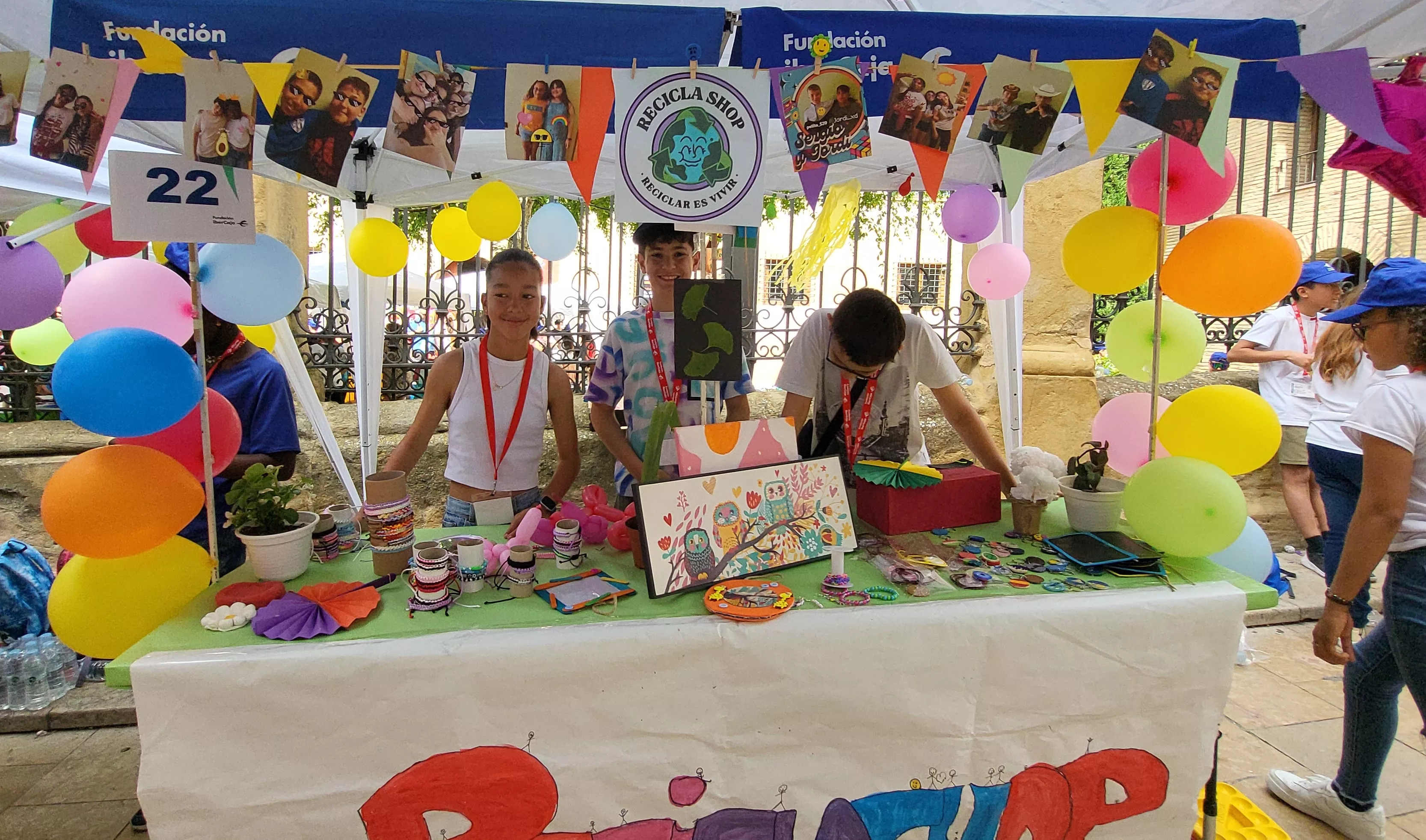 Mercado de Cooperativas Escolares en el centro Fundación Ibercaja de Huesca. Foto Mercedes Manterola