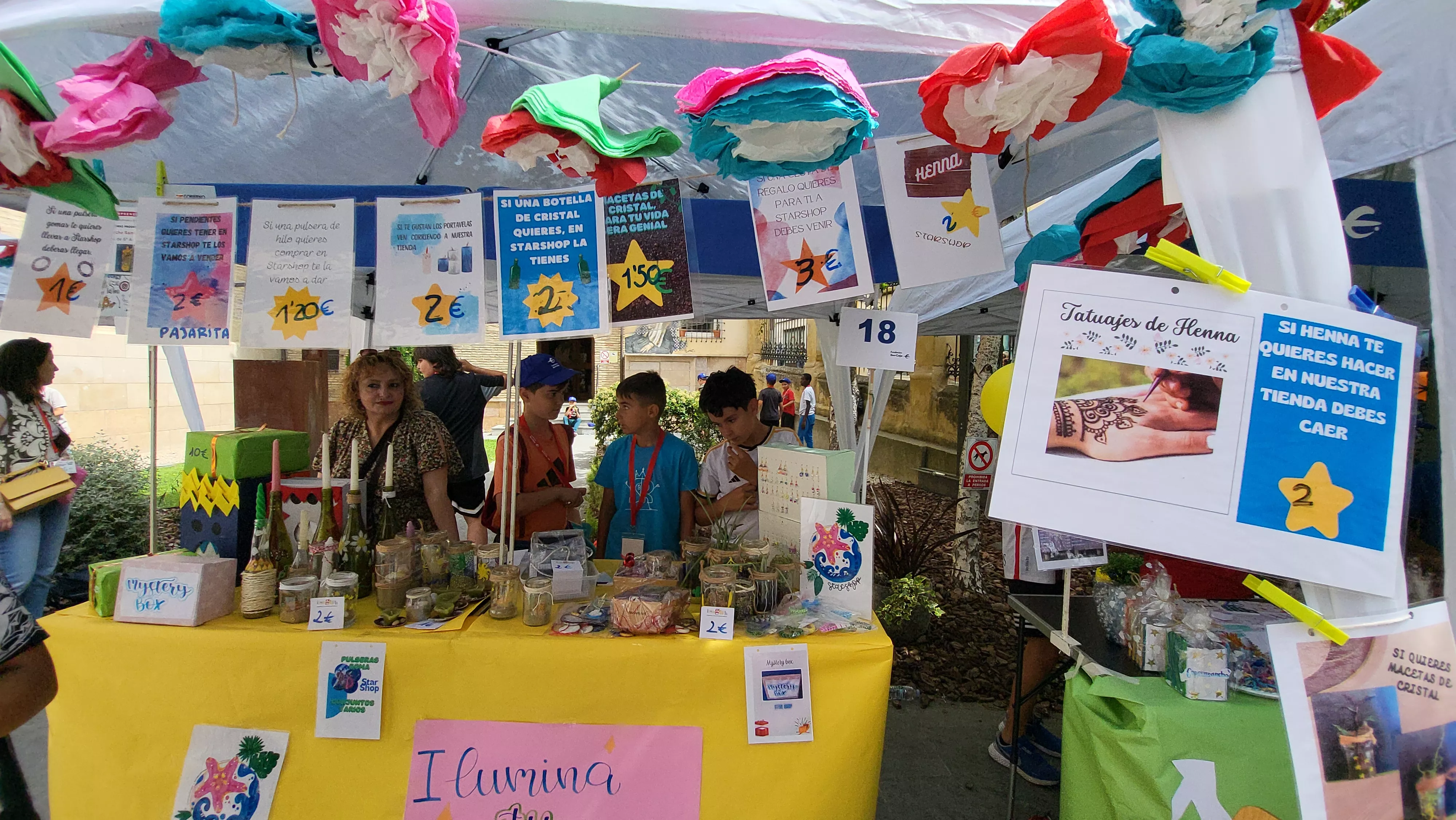 Mercado de Cooperativas Escolares en el centro Fundación Ibercaja de Huesca. Foto Mercedes Manterola