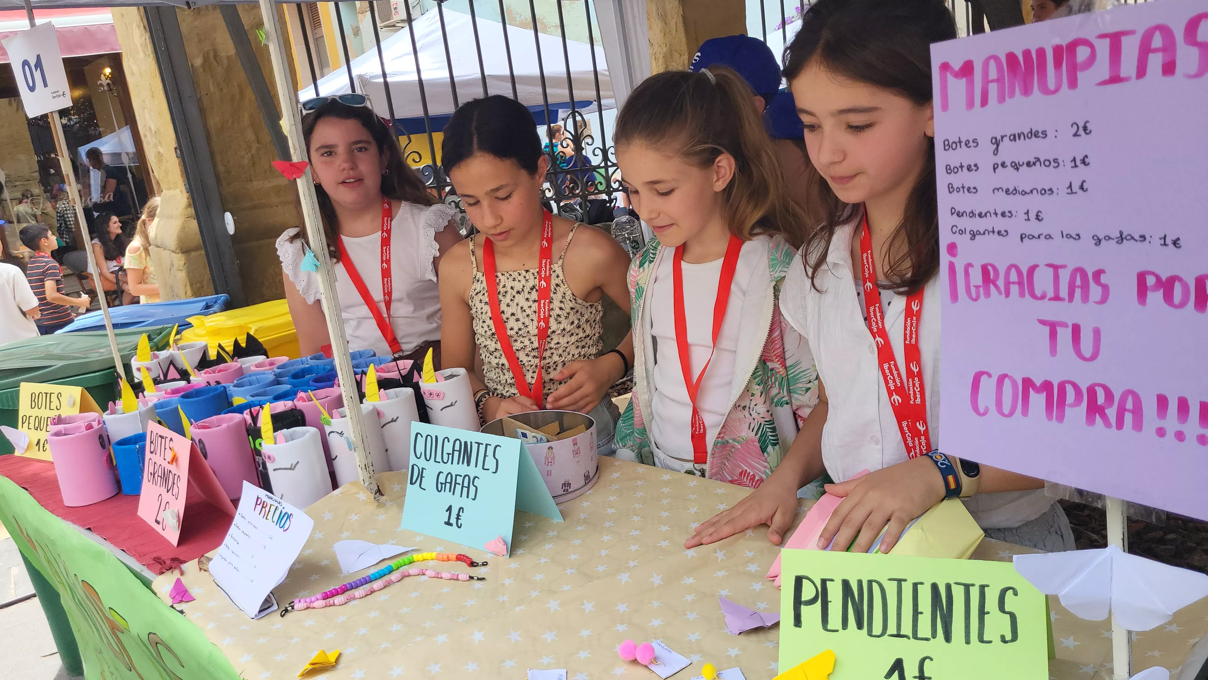 Mercado de Cooperativas Escolares en el centro Fundación Ibercaja de Huesca. Foto Mercedes Manterola