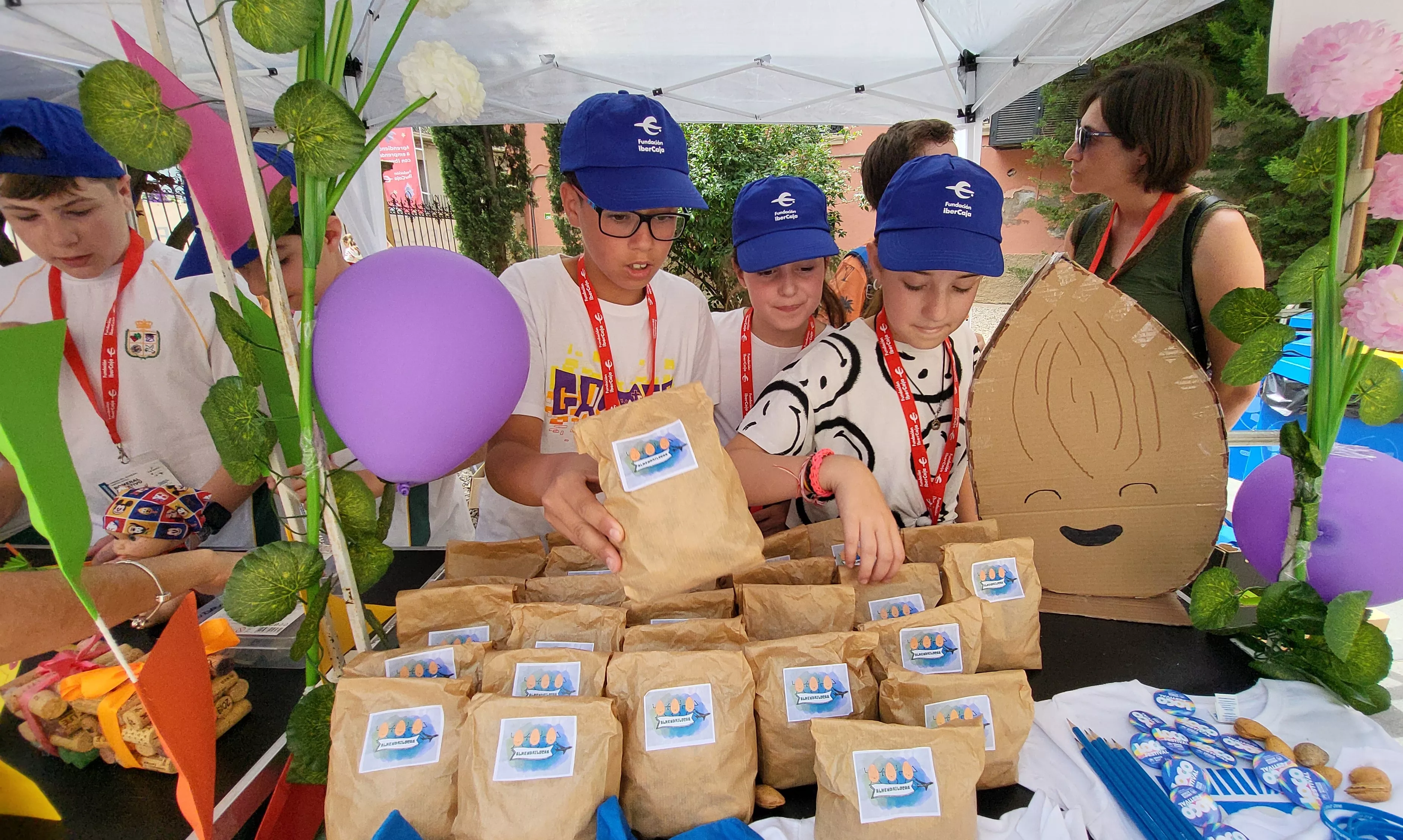 Mercado de Cooperativas Escolares en el centro Fundación Ibercaja de Huesca. Foto Mercedes Manterola
