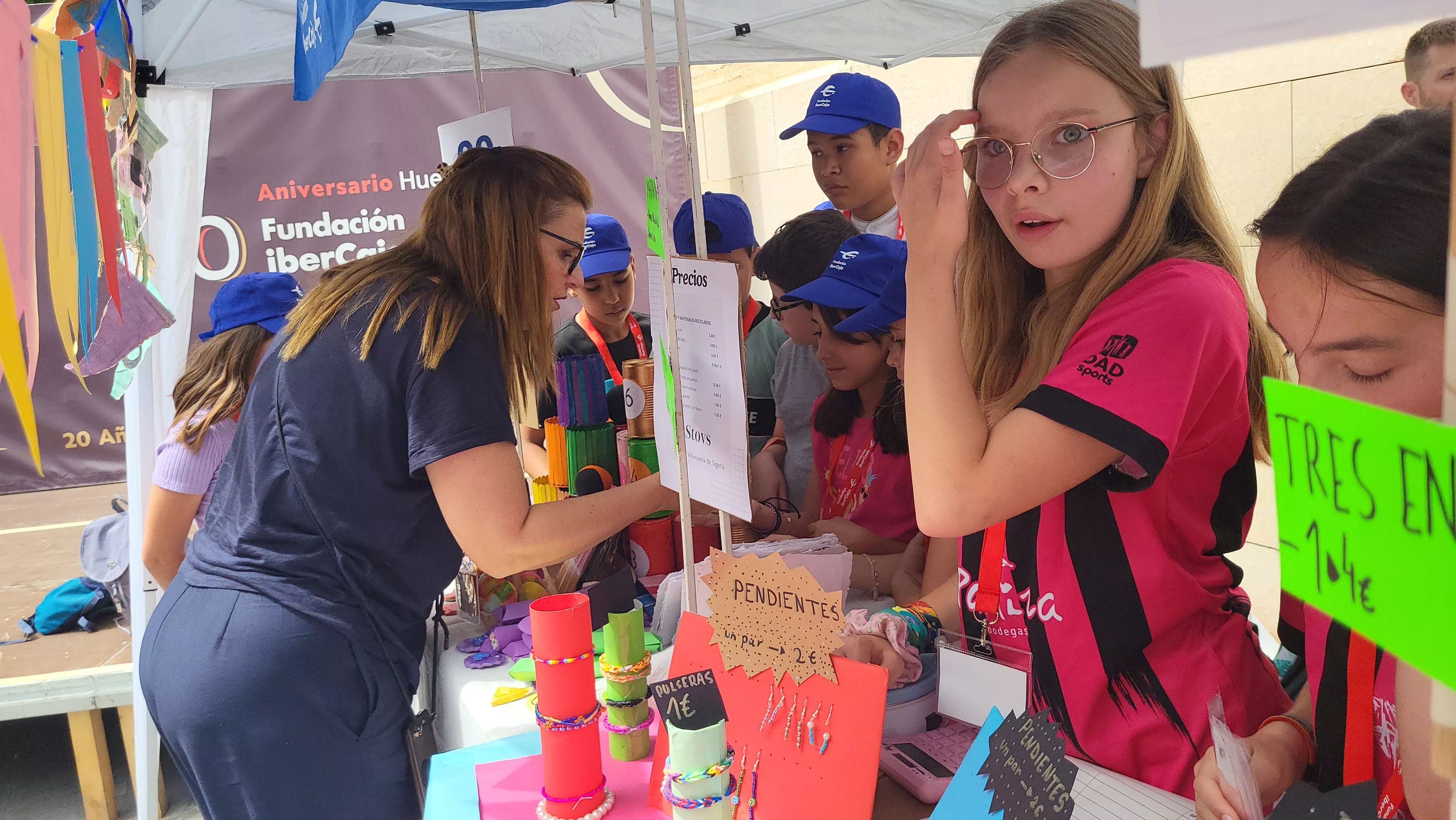 Mercado de Cooperativas Escolares en el centro Fundación Ibercaja de Huesca. Foto Mercedes Manterola
