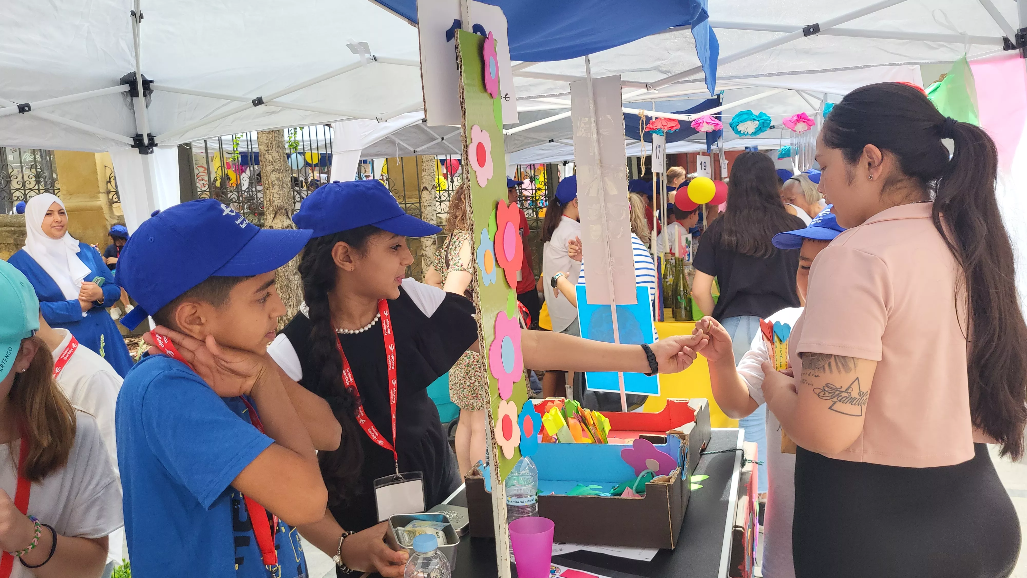 Mercado de Cooperativas Escolares en el centro Fundación Ibercaja de Huesca. Foto Mercedes Manterola