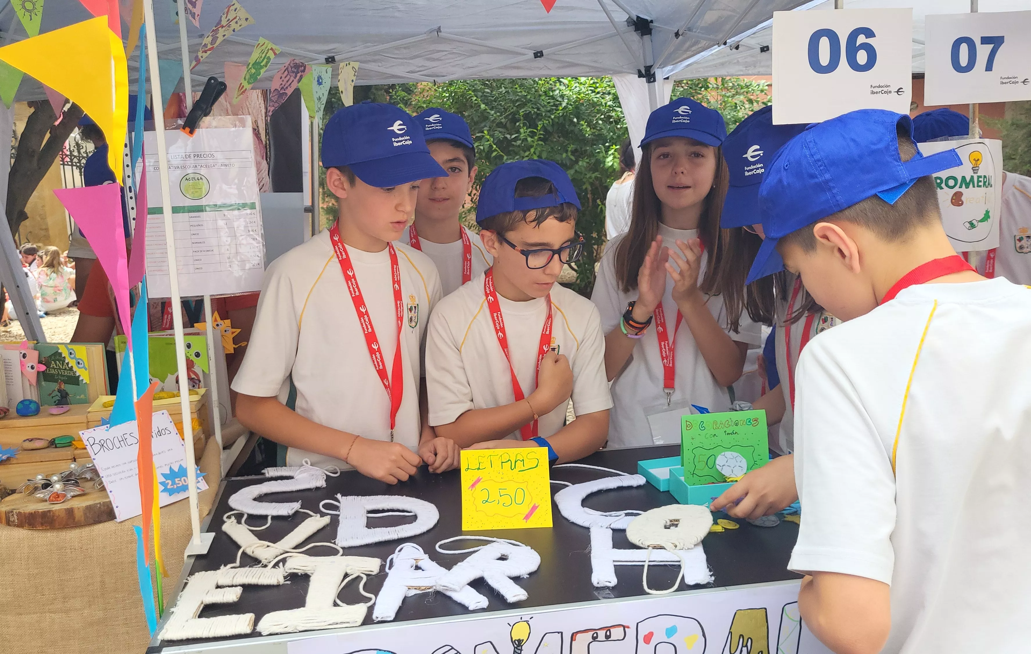 Mercado de Cooperativas Escolares en el centro Fundación Ibercaja de Huesca. Foto Mercedes Manterola