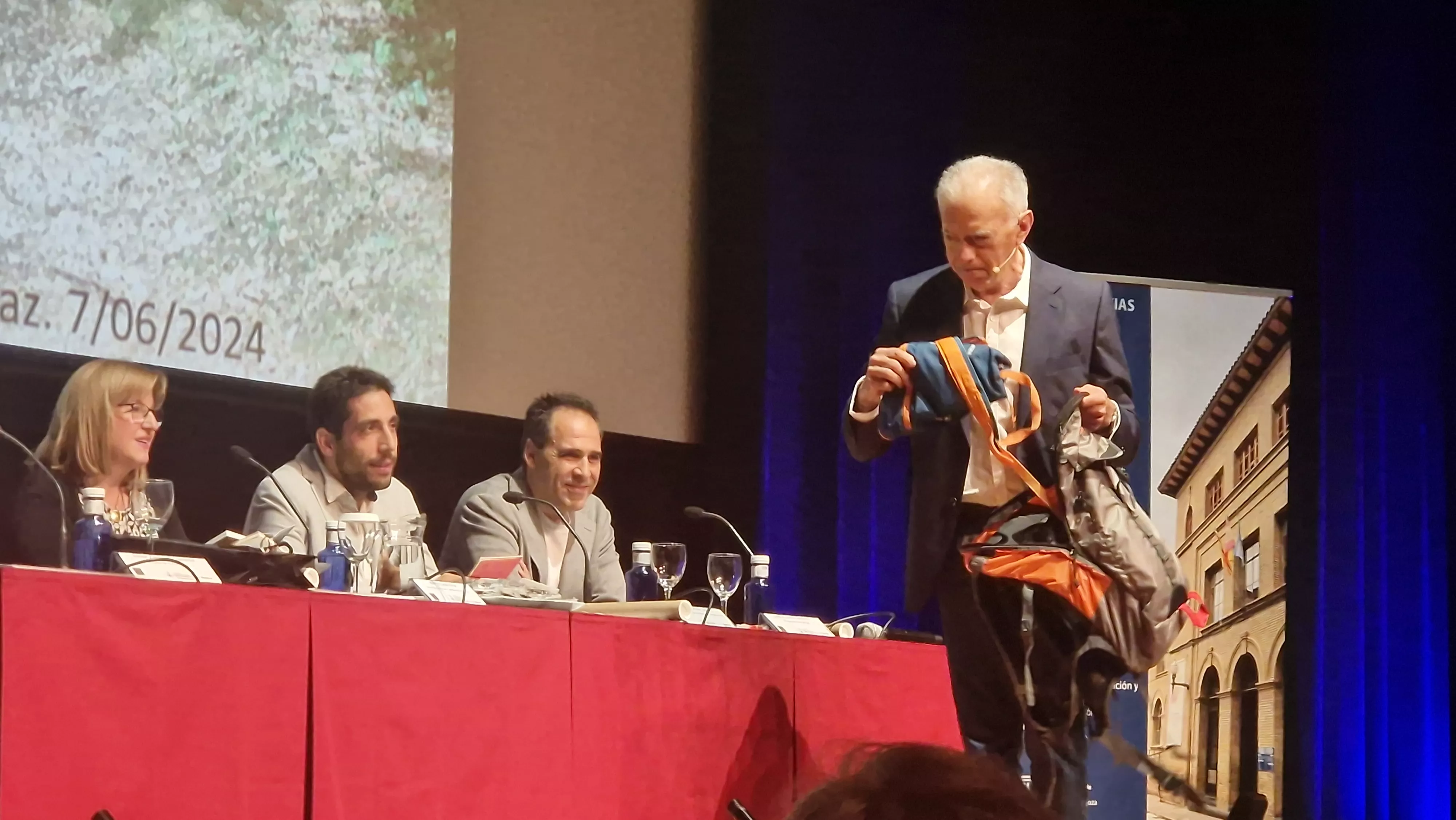 Alfredo Larraz. Fiesta de fin de curso de la nueva promoción de educadores y educadoras de Huesca. Foto Myriam Martínez