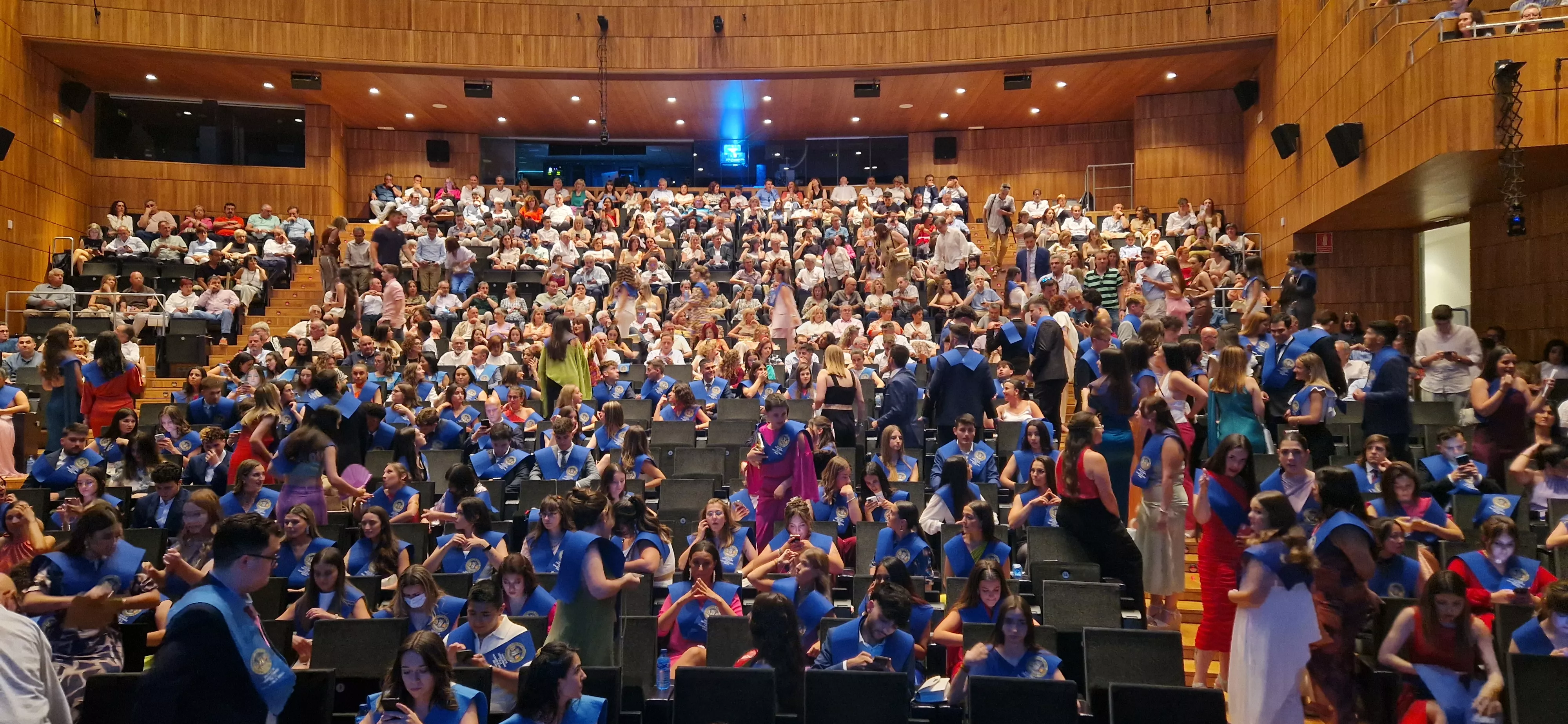 Fiesta de fin de curso de la nueva promoción de educadores y educadoras de Huesca. Foto Myriam Martínez