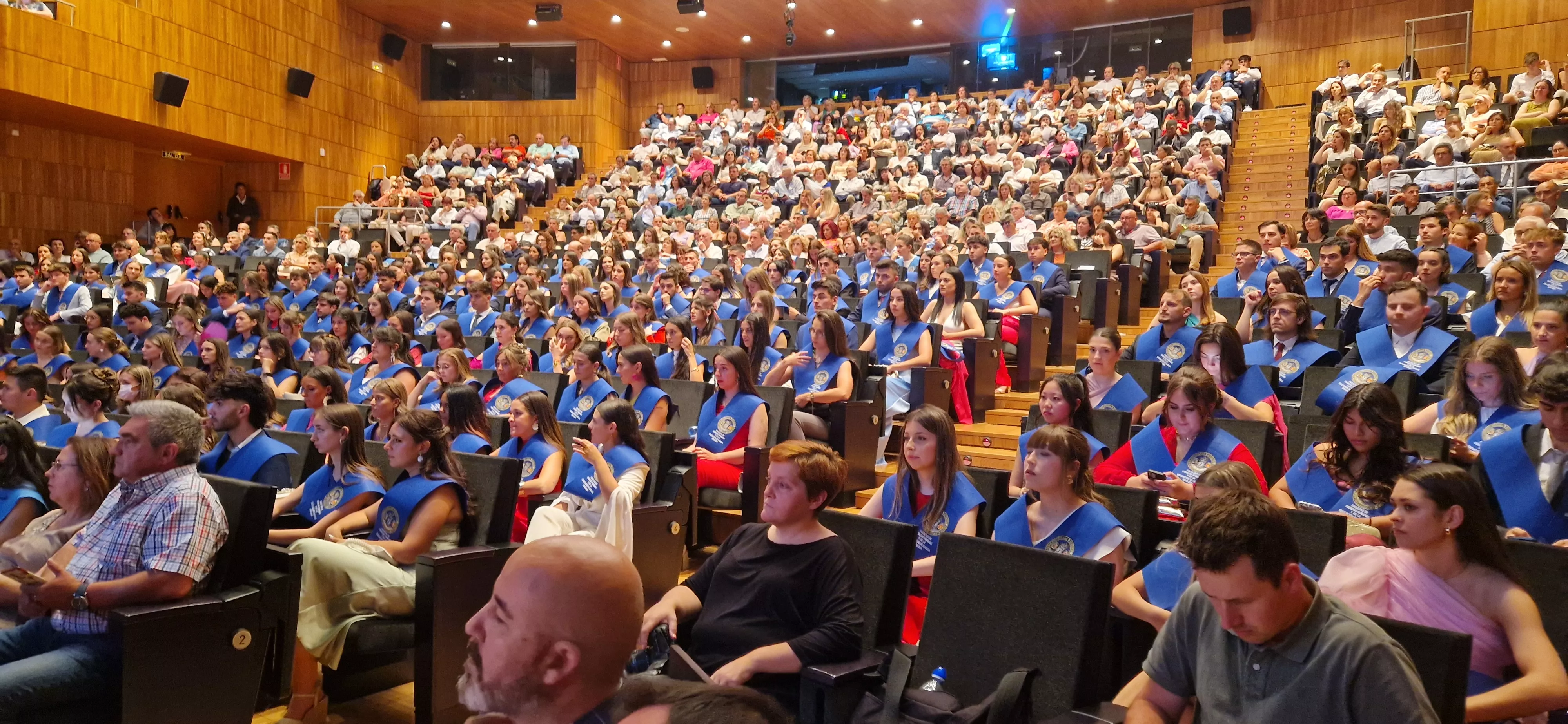 Gala en Huesca por la graduación de más de doscientos nuevos profesionales de la educación