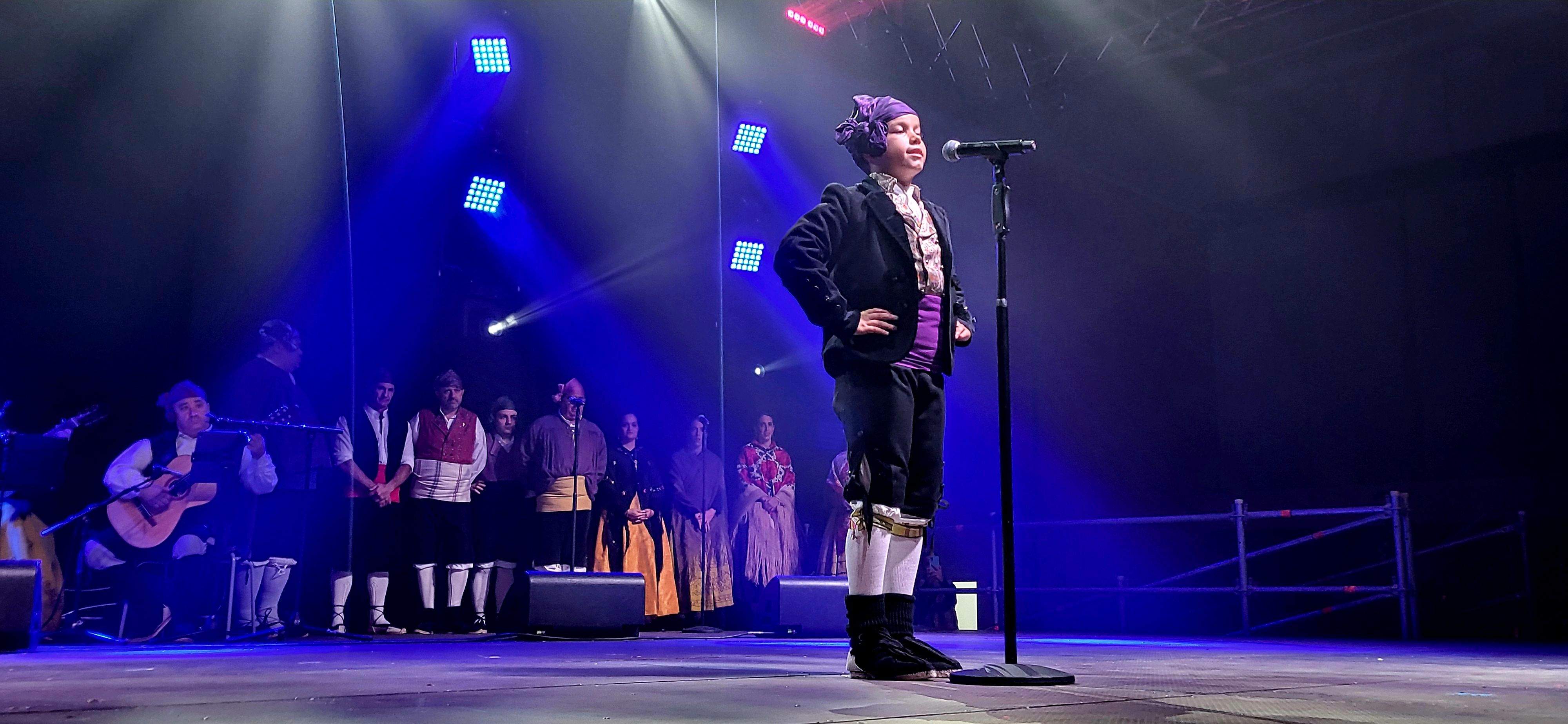 Presentación de las mairalesas del barrio de San Martín de Huesca 2022. Foto Myriam Martínez 