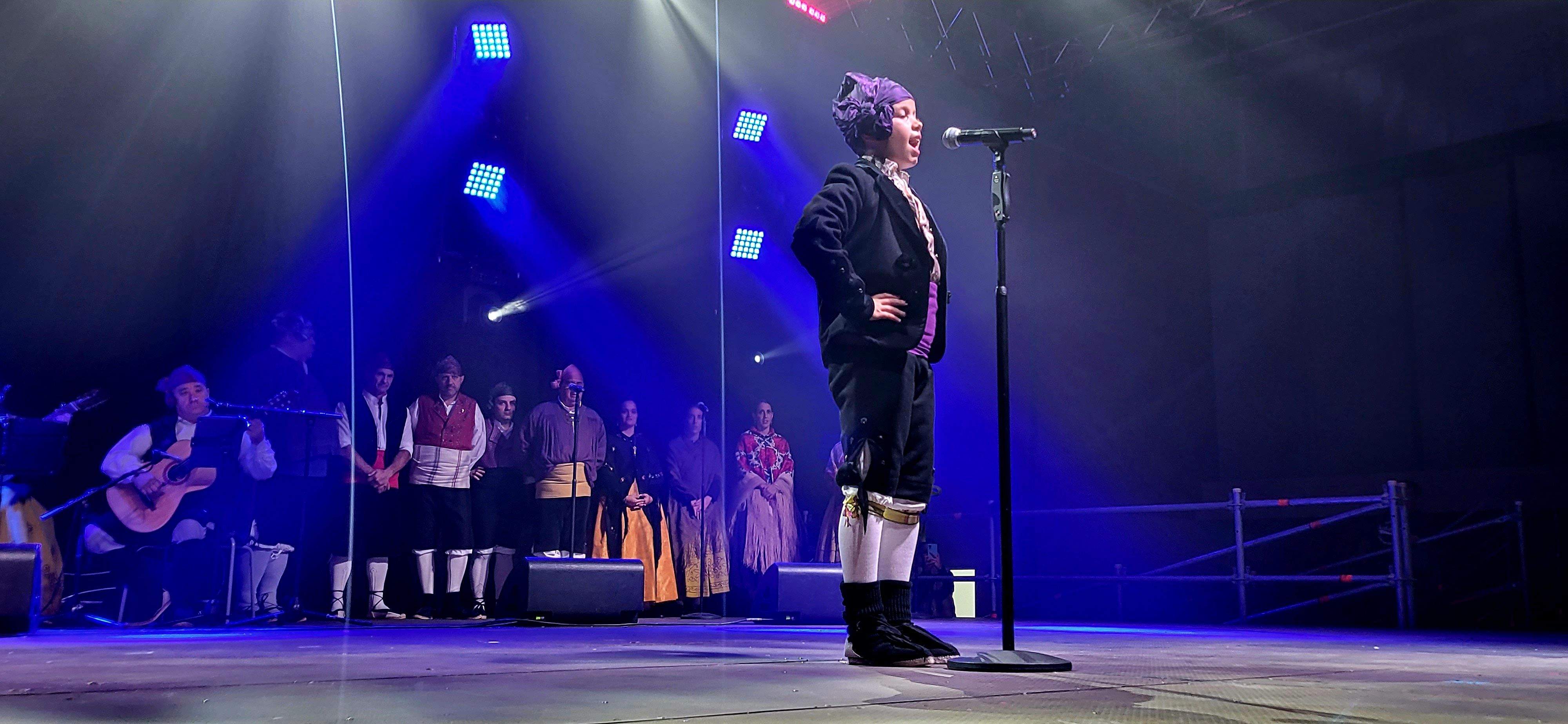 Presentación de las mairalesas del barrio de San Martín de Huesca 2022. Foto Myriam Martínez 
