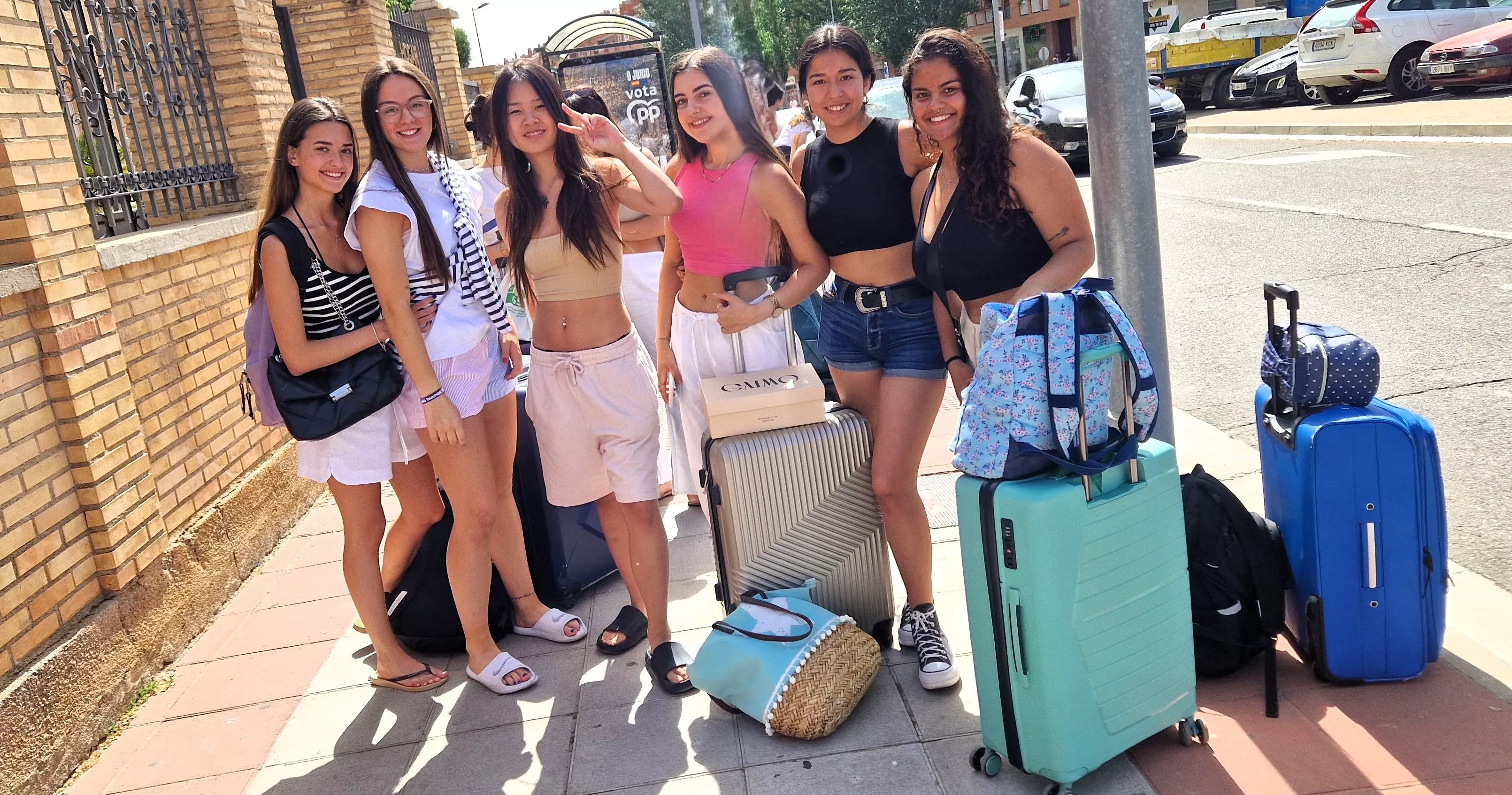 Estudiantes oscenses, se van a Salou tras los exámenes de la Evau. Foto Myriam Martínez 