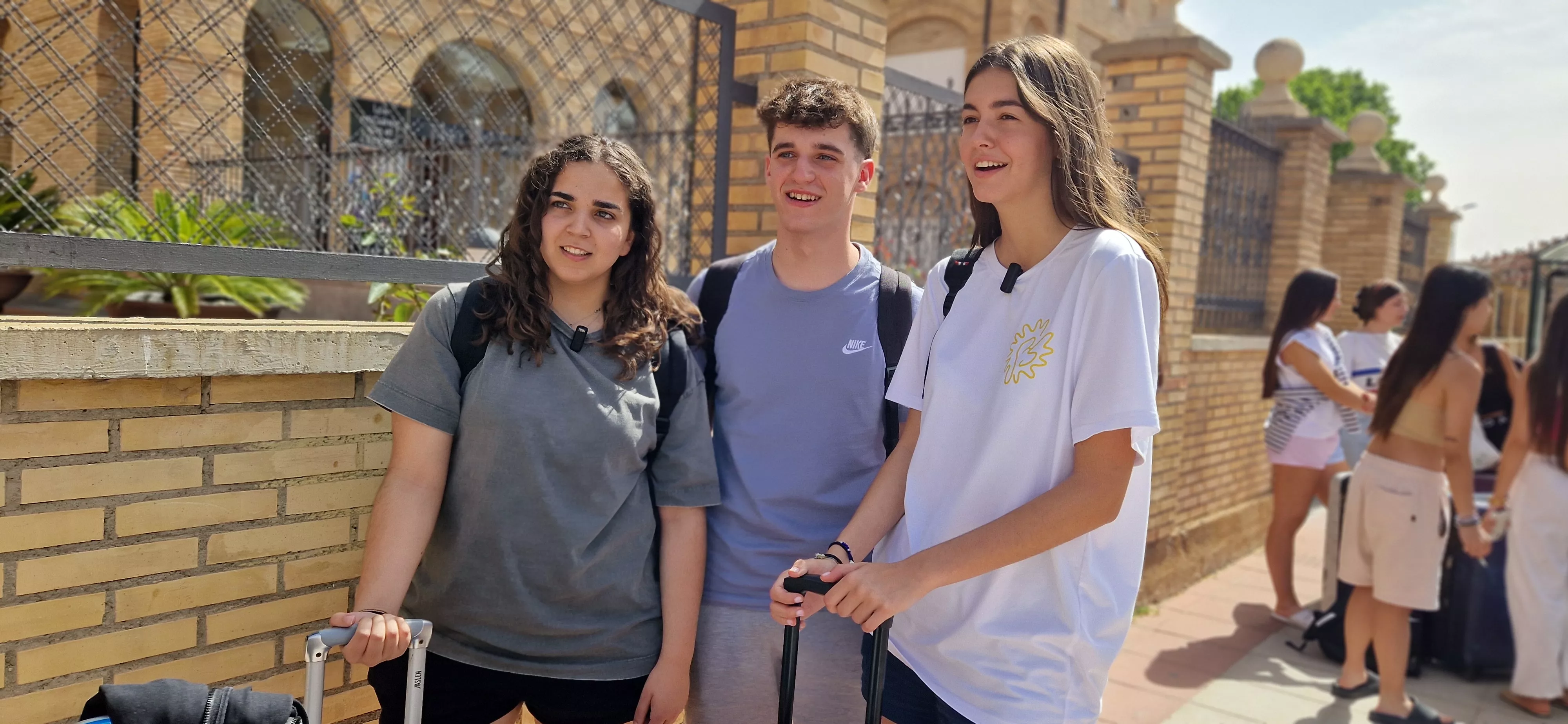 Estudiantes oscenses, se van a Salou tras los exámenes de la Evau. Foto Myriam Martínez 