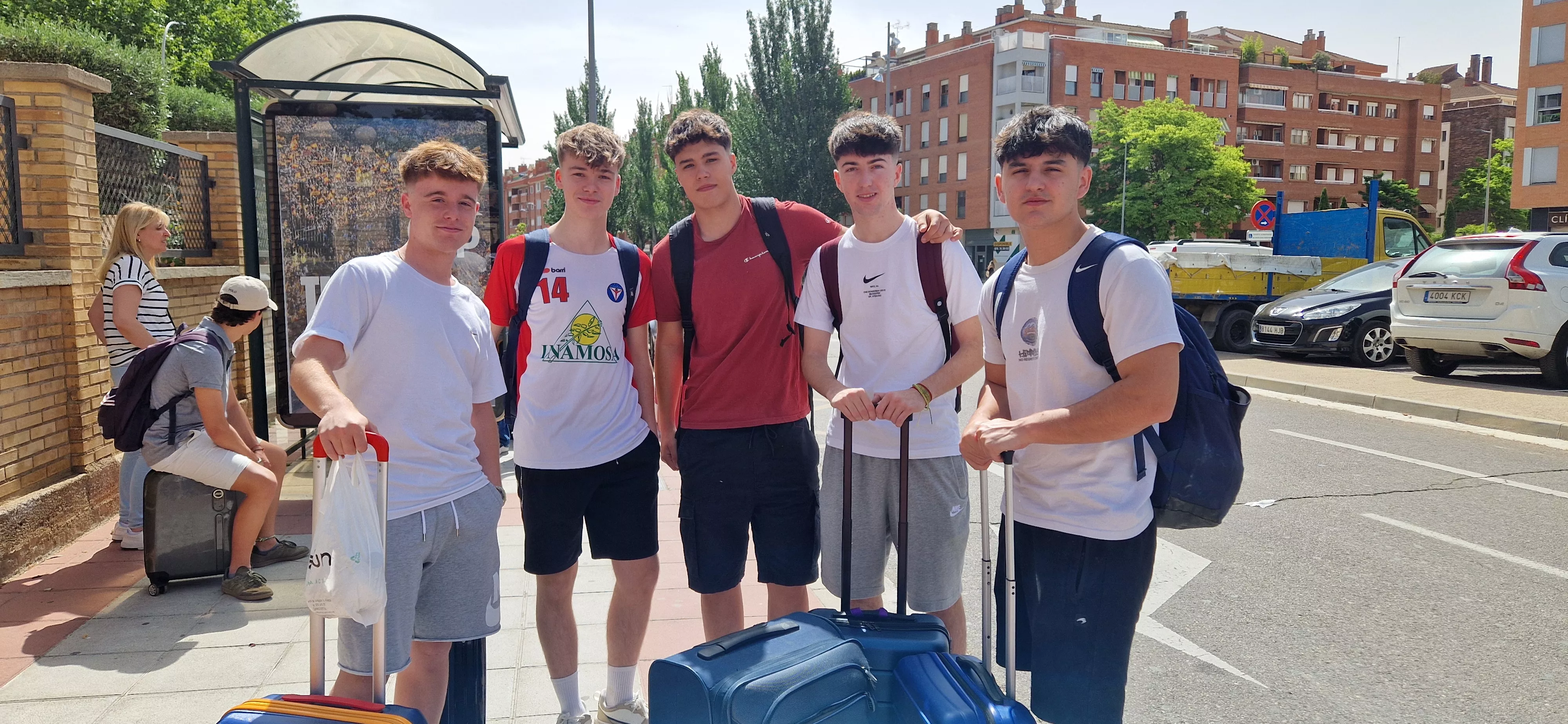 Estudiantes oscenses, se van a Salou tras los exámenes de la Evau. Foto Myriam Martínez 