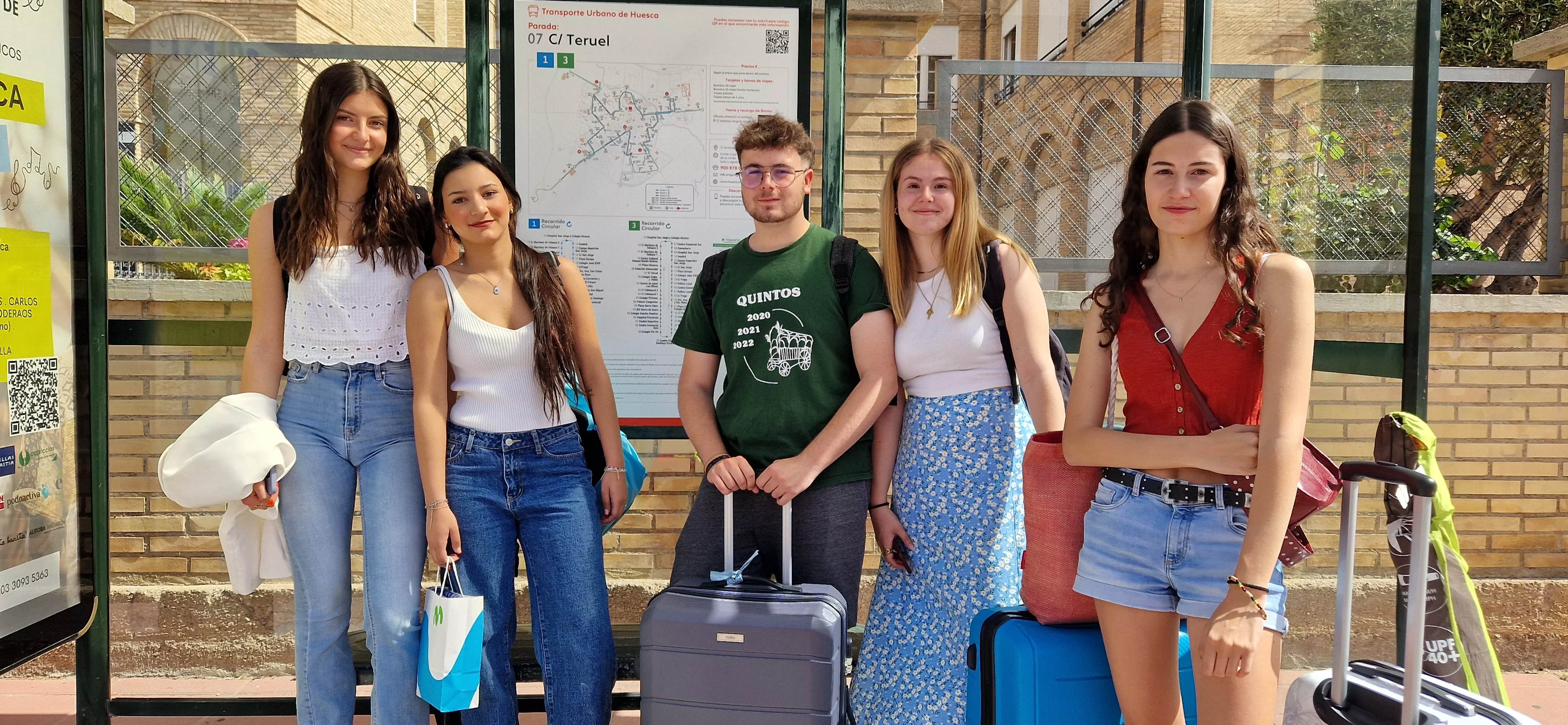 Estudiantes oscenses, se van a Salou tras los exámenes de la Evau. Foto Myriam Martínez 