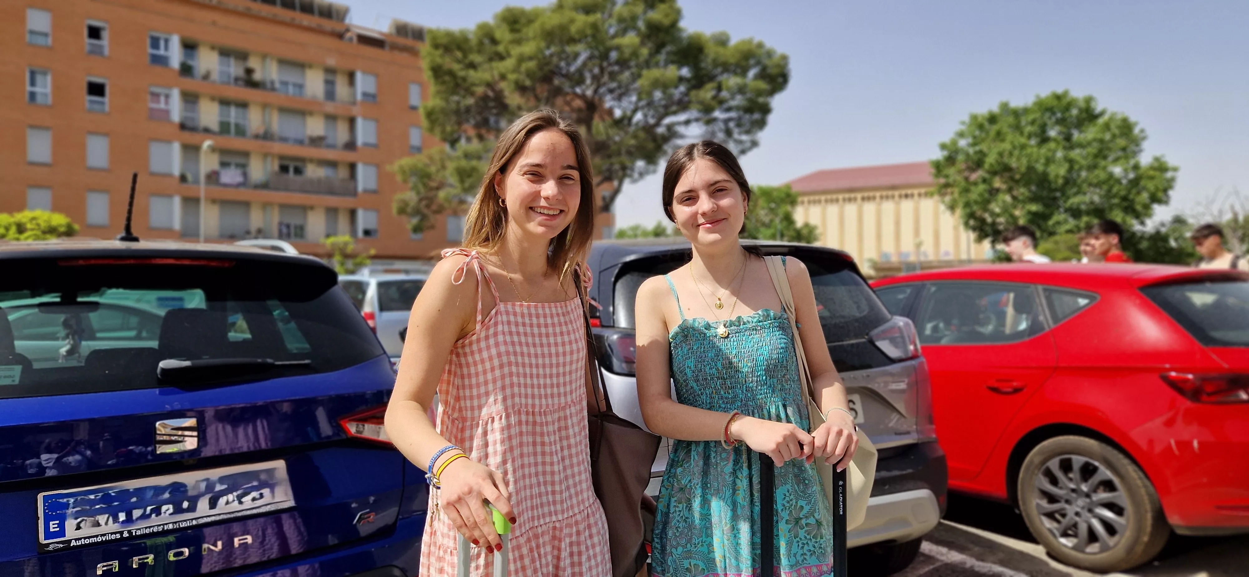 Estudiantes oscenses, se van a Salou tras los exámenes de la Evau. Foto Myriam Martínez 