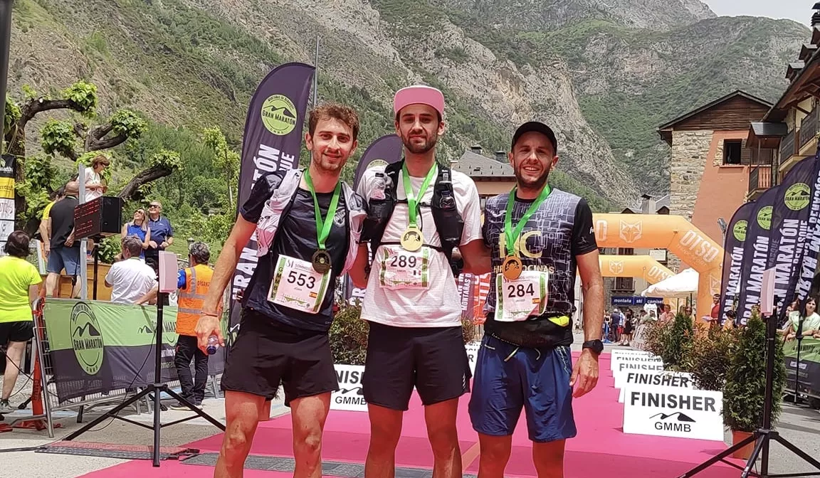 Ganadores de la distancia de 42km con Gourc Simon como vencedor absoluto.