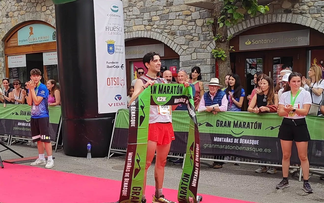 1° clasificado 28k #GMMB dorsal 860 sergio Coll 2:54:54:94