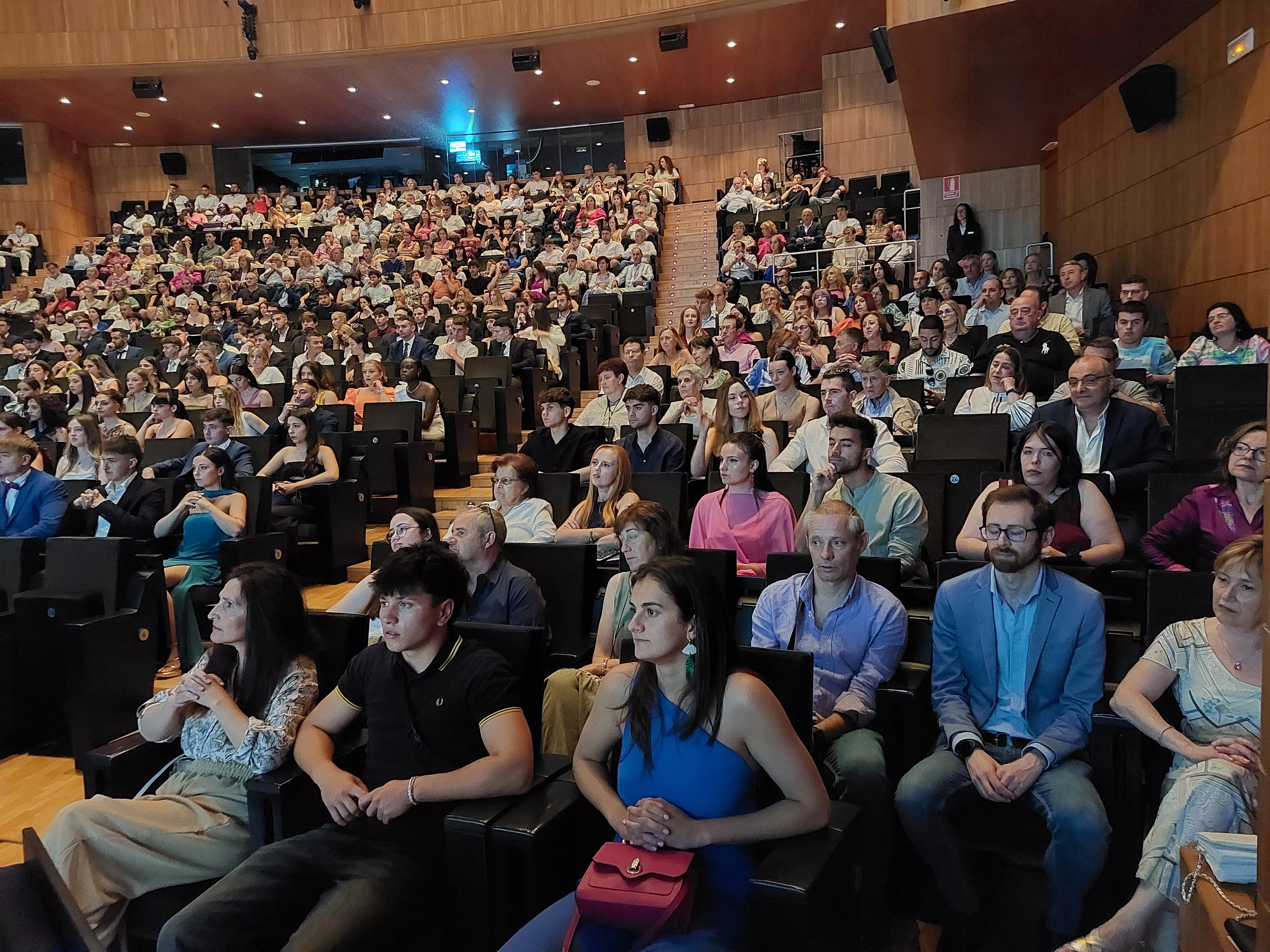 Graduación de los estudios de la Facultad de Ciencias de la Salud y del Deporte. Foto Javier García Antón