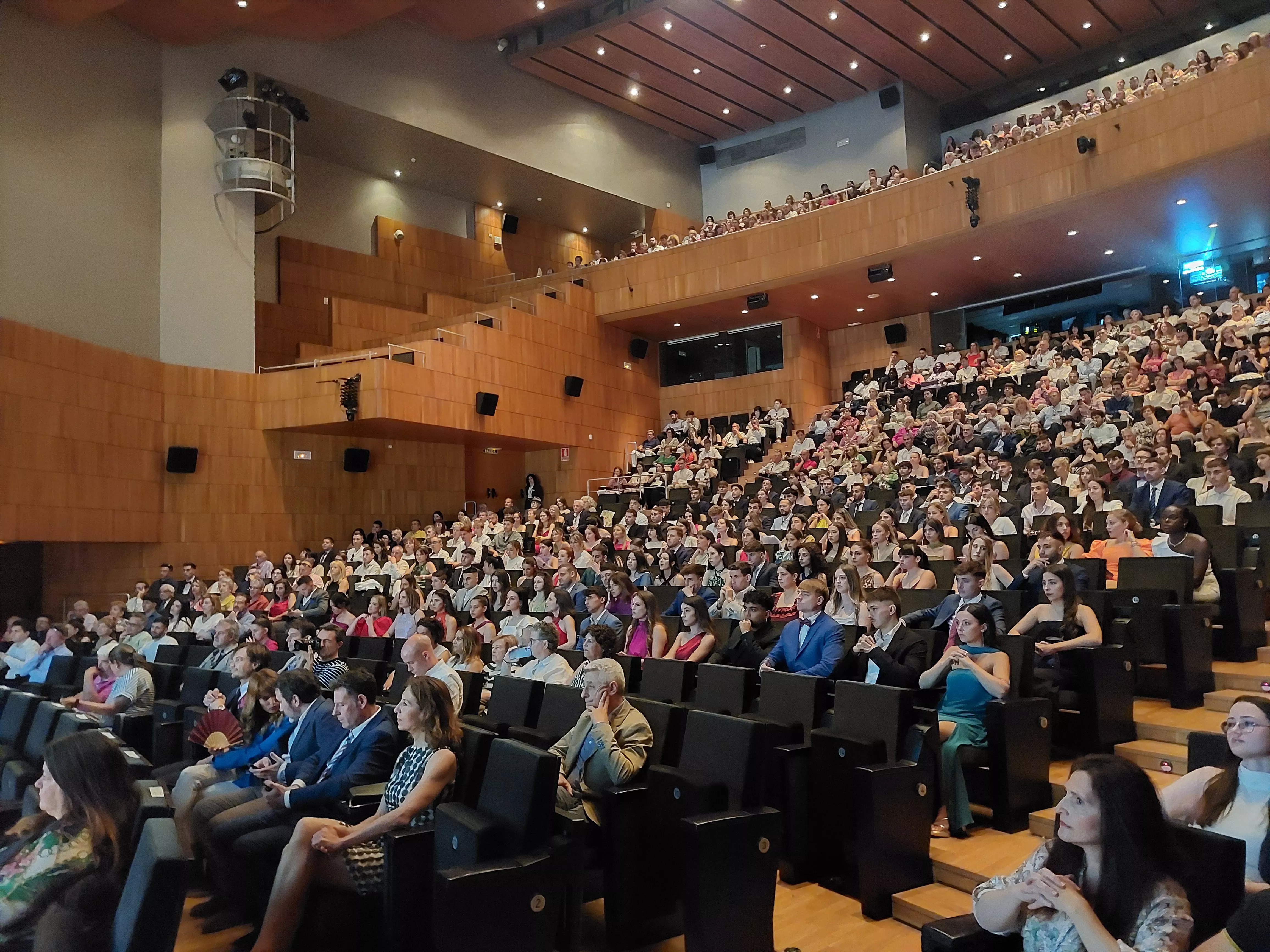 Graduación de los estudios de la Facultad de Ciencias de la Salud y del Deporte. Foto Javier García Antón