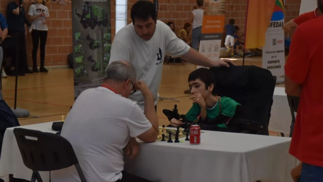 Una de las partidas del torneo. Una de las partidas del torneo.