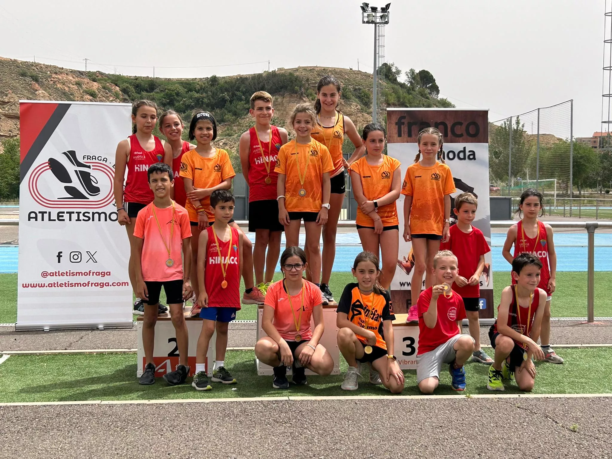 Foto de familia de los jóvenes "combineros".