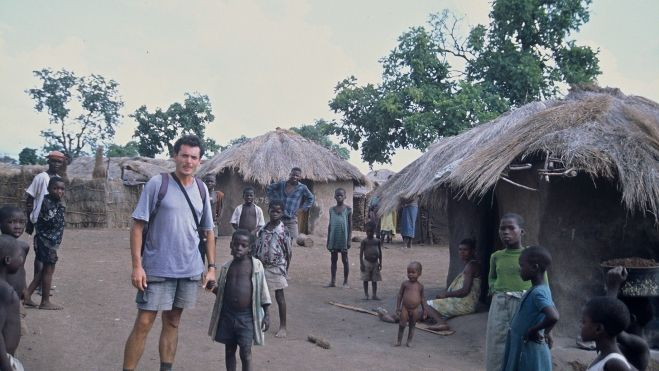 Recorriendo el campo de refugiados Recorriendo el campo de refugiados