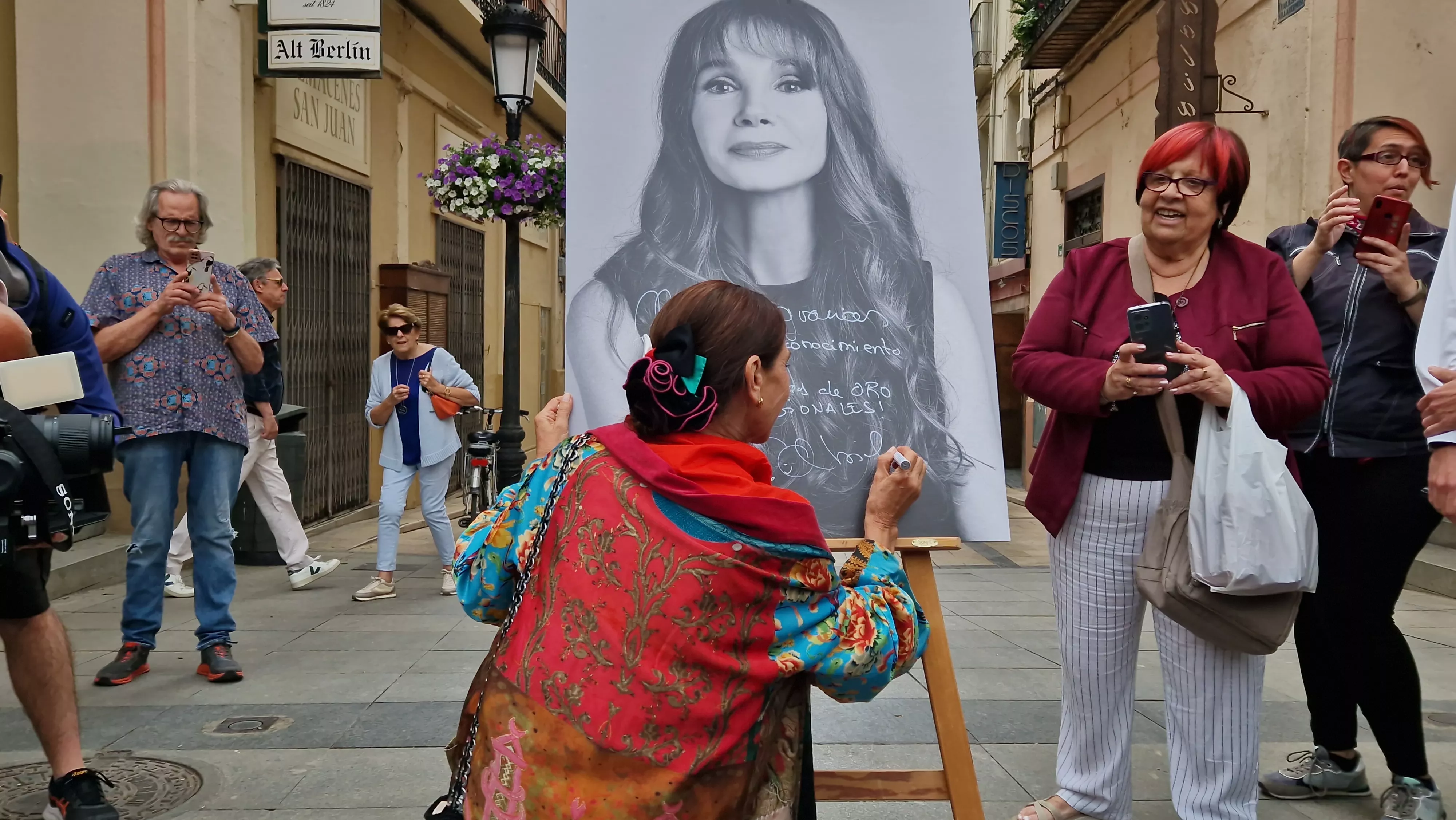  Victoria Abril, en el vermú con... del Festival de Cine de Huesca. Foto Myriam Martínez