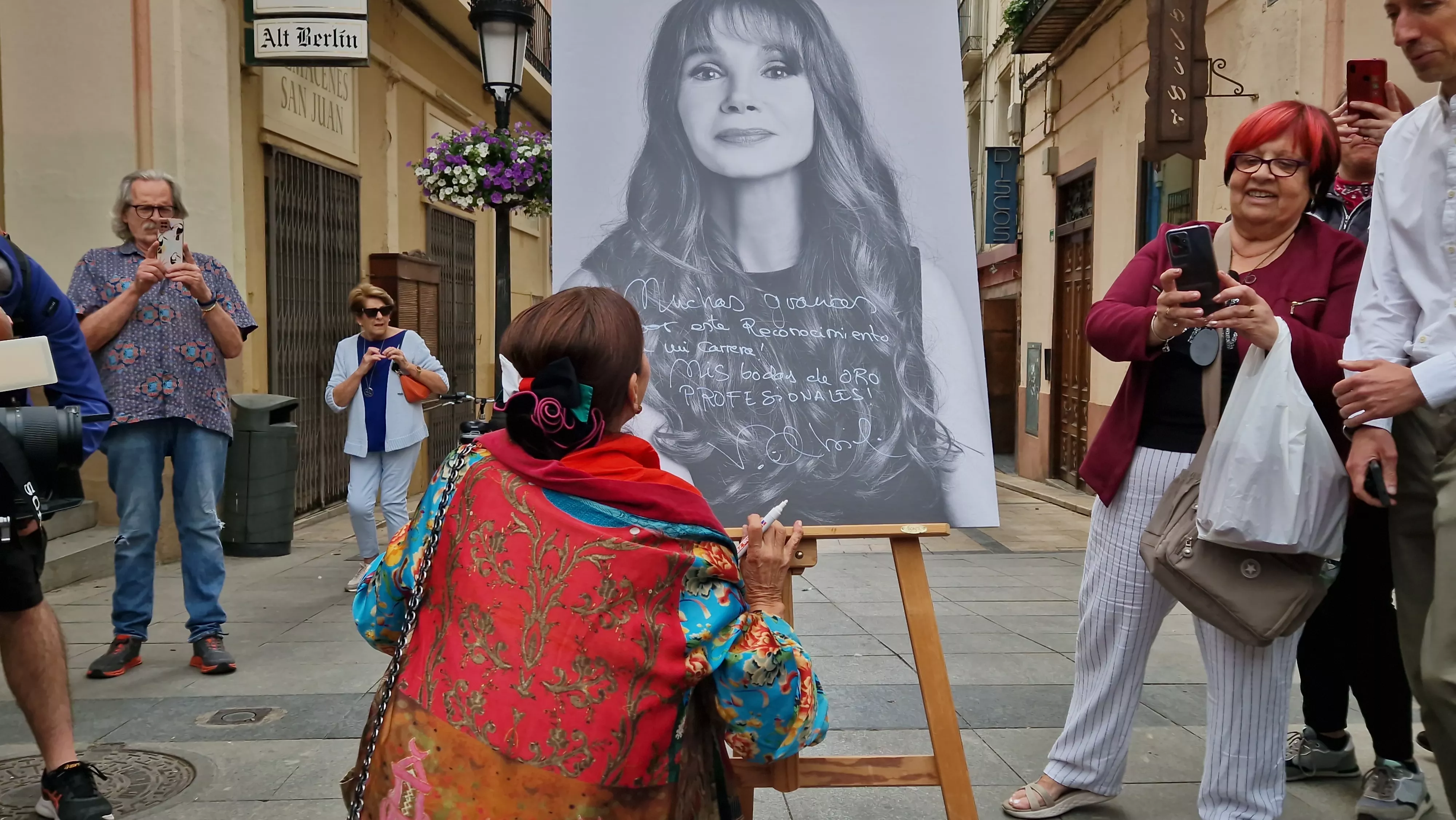  Victoria Abril, en el vermú con... del Festival de Cine de Huesca. Foto Myriam Martínez