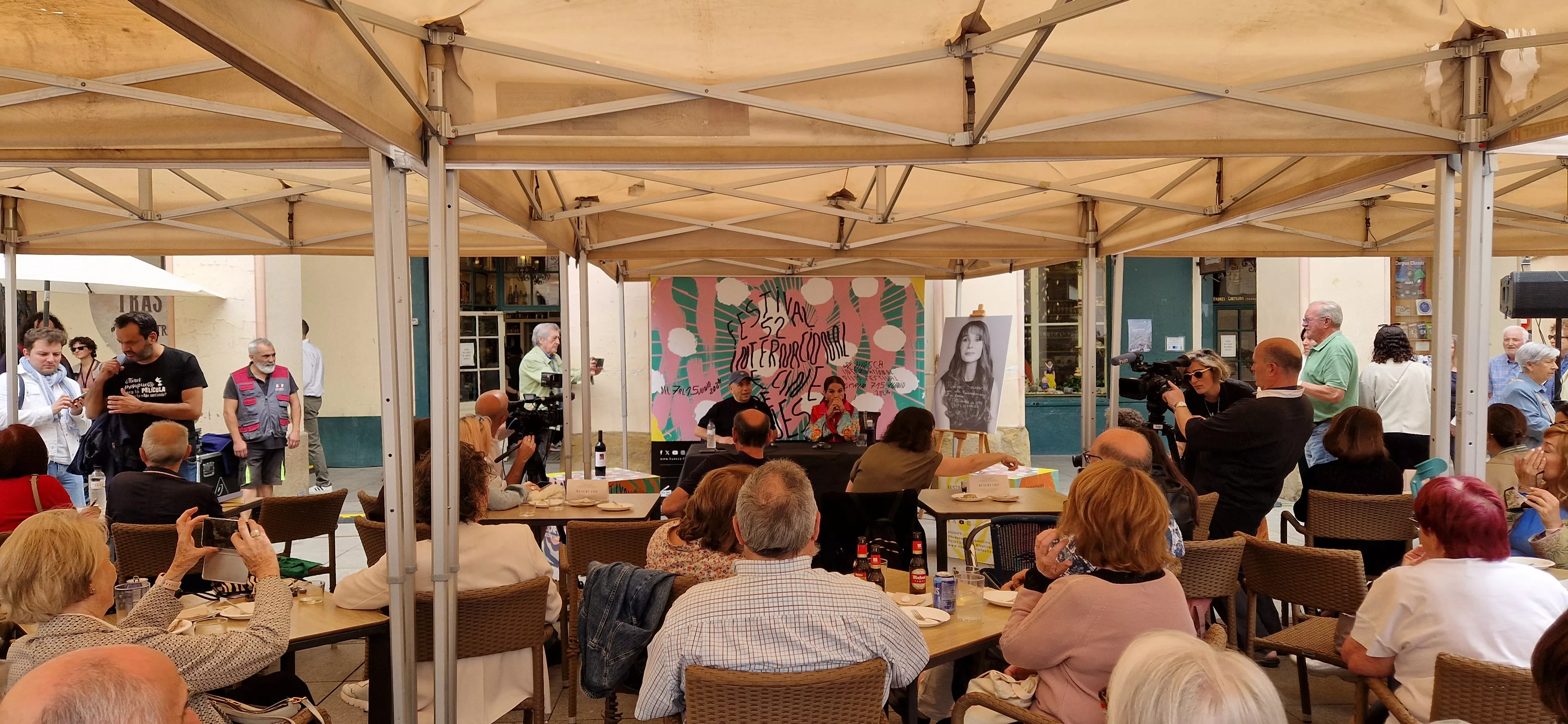  Victoria Abril, en el vermú con... del Festival de Cine de Huesca. Foto Myriam Martínez