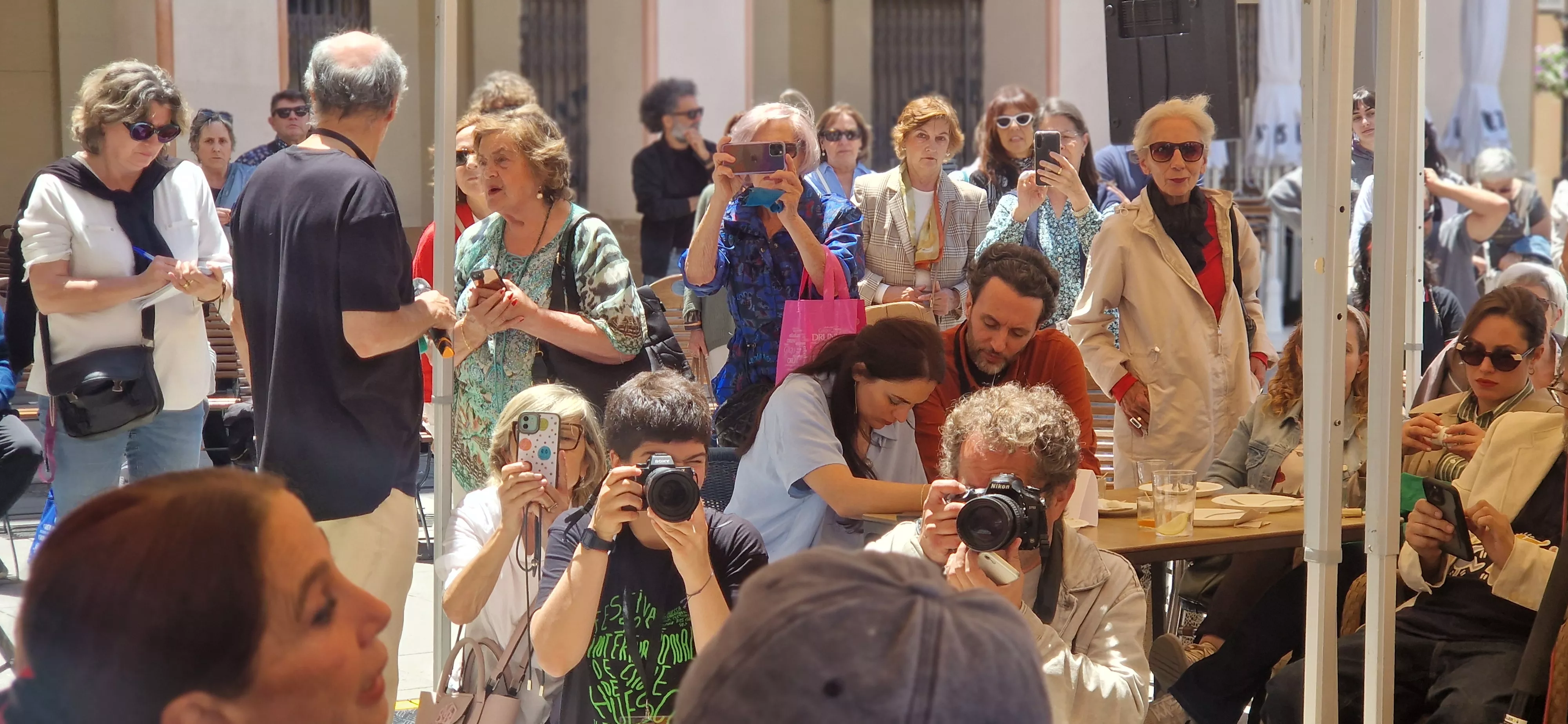  Victoria Abril, en el vermú con... del Festival de Cine de Huesca. Foto Myriam Martínez