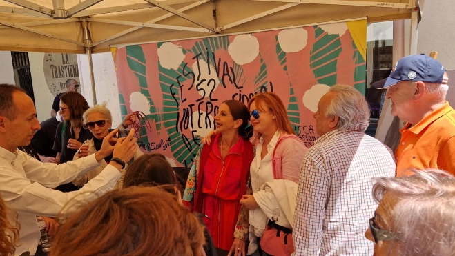 Victoria Abril, en el vermú con... del Festival de Cine de Huesca. Foto Myriam Martínez Victoria Abril, en el vermú con... del Festival de Cine de Huesca. Foto Myriam Martínez