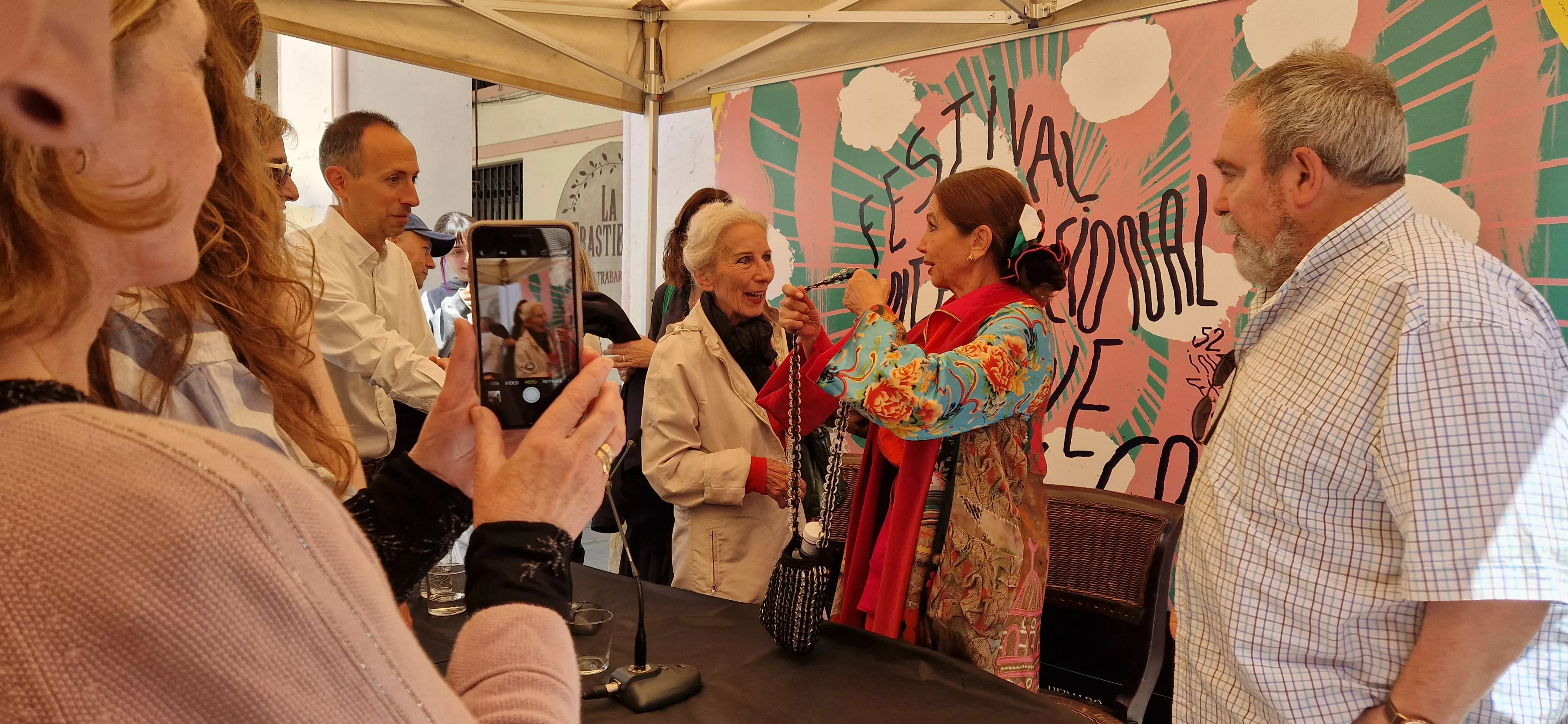  Victoria Abril, en el vermú con... del Festival de Cine de Huesca. Foto Myriam Martínez